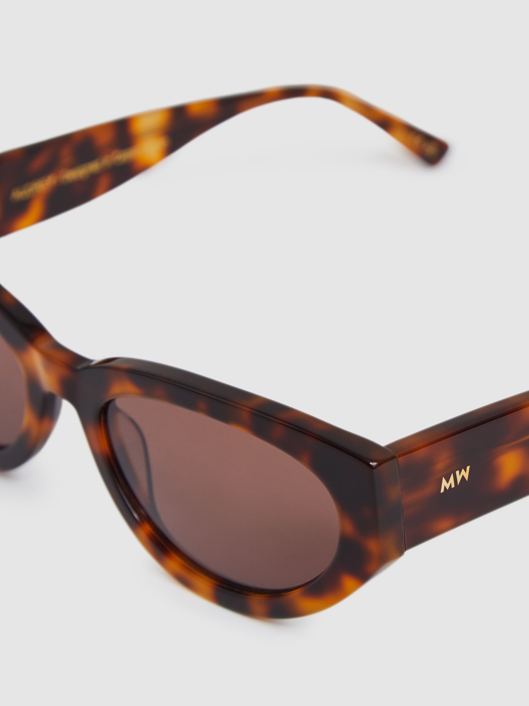 MESSYWEEKEND Oval Frame Sunglasses in Brown
