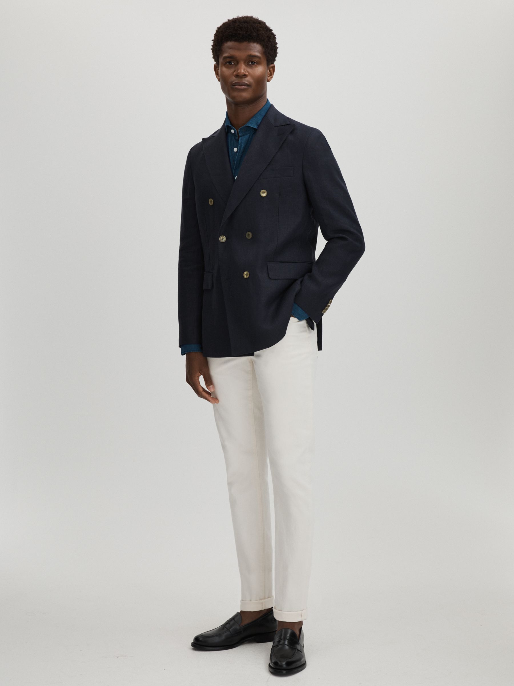 Oscar Jacobson Wool Double Breasted Blazer in Navy