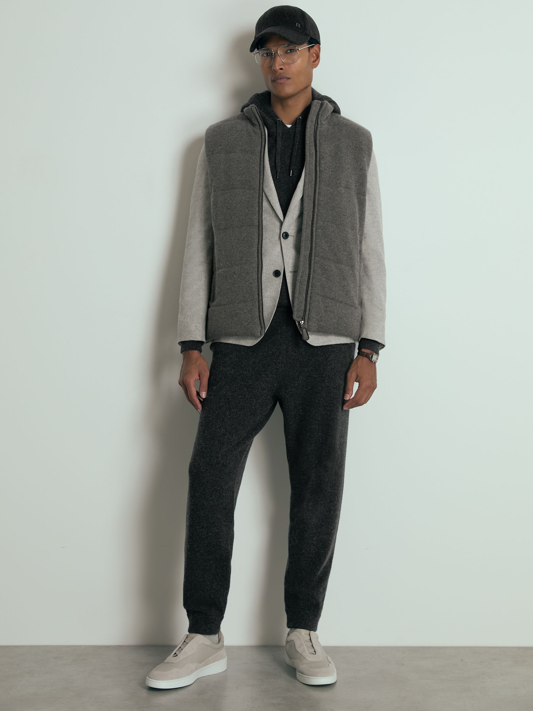 Atelier Quilted-Cashmere Gilet in Mid Grey Melange