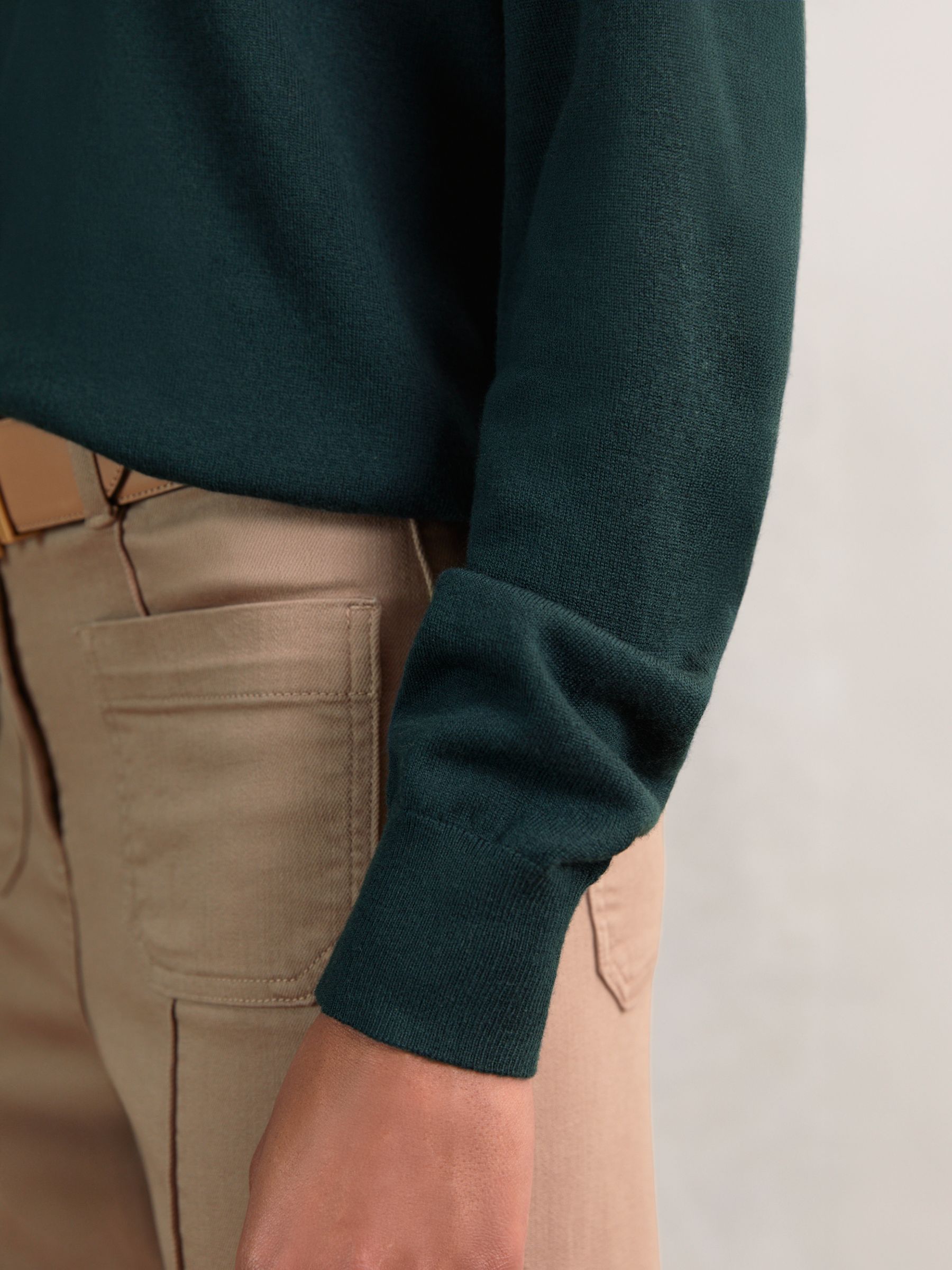 Merino Wool Crew-Neck Jumper in Green