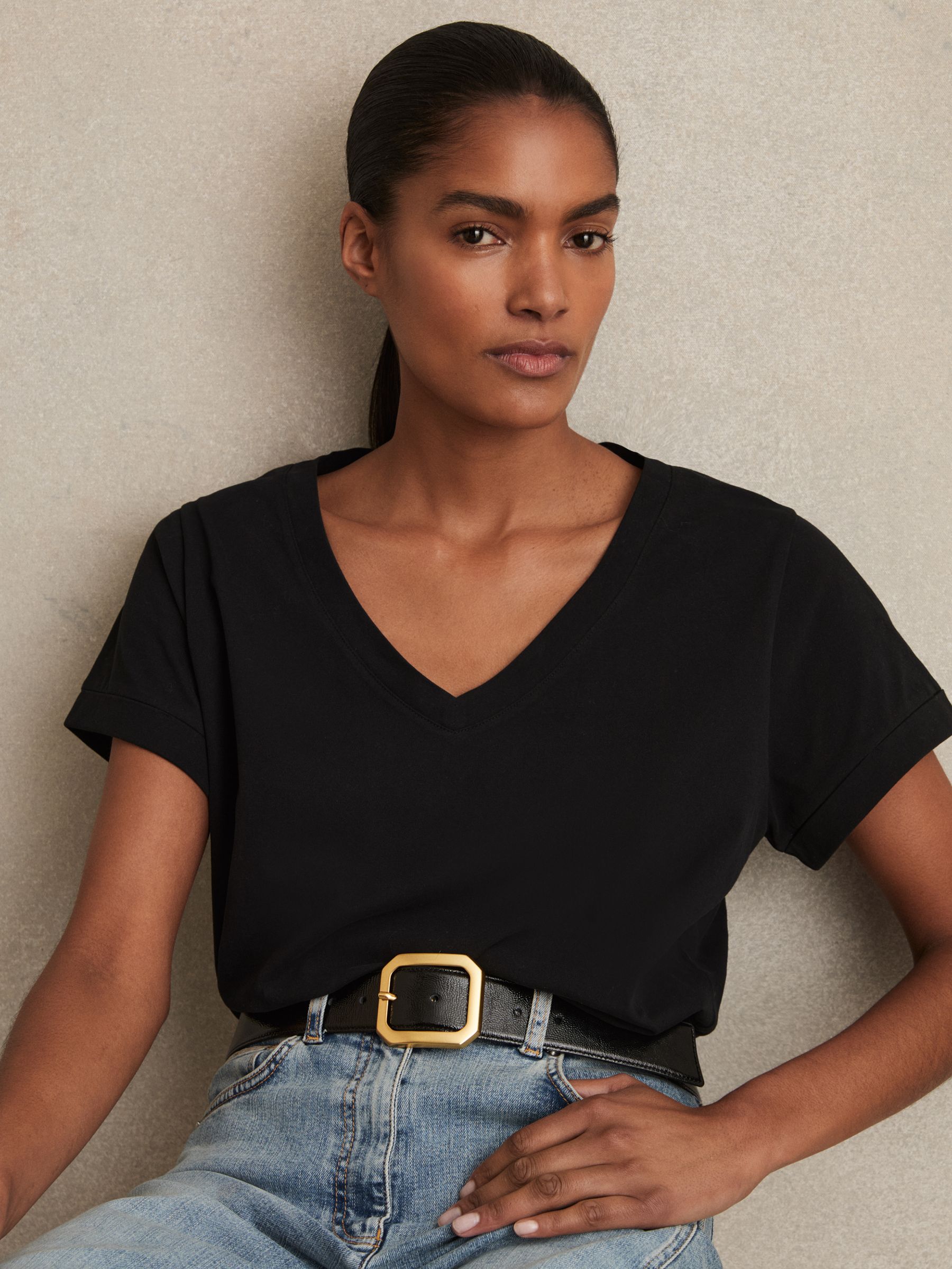 Brushed-Cotton V-Neck T-Shirt in Black