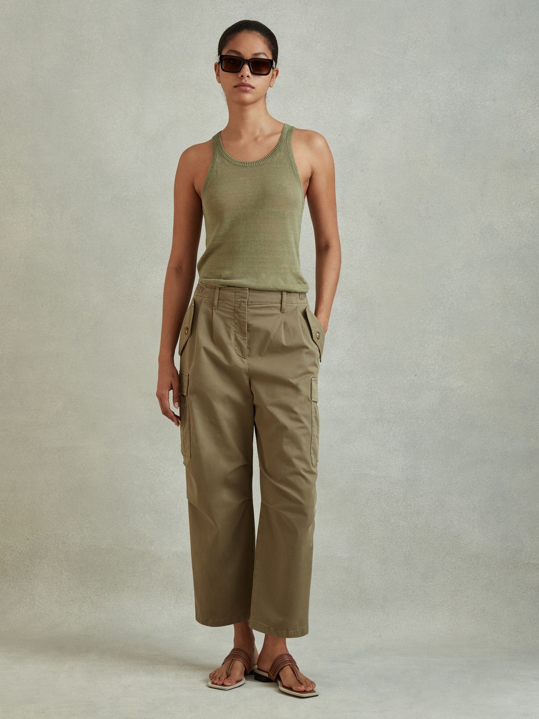 Leather Strap Thong Sandals in Tan