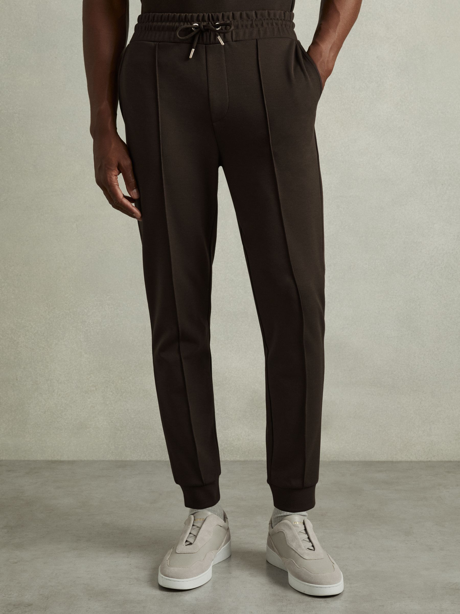 Interlock-Jersey Drawstring Joggers in Chocolate Brown