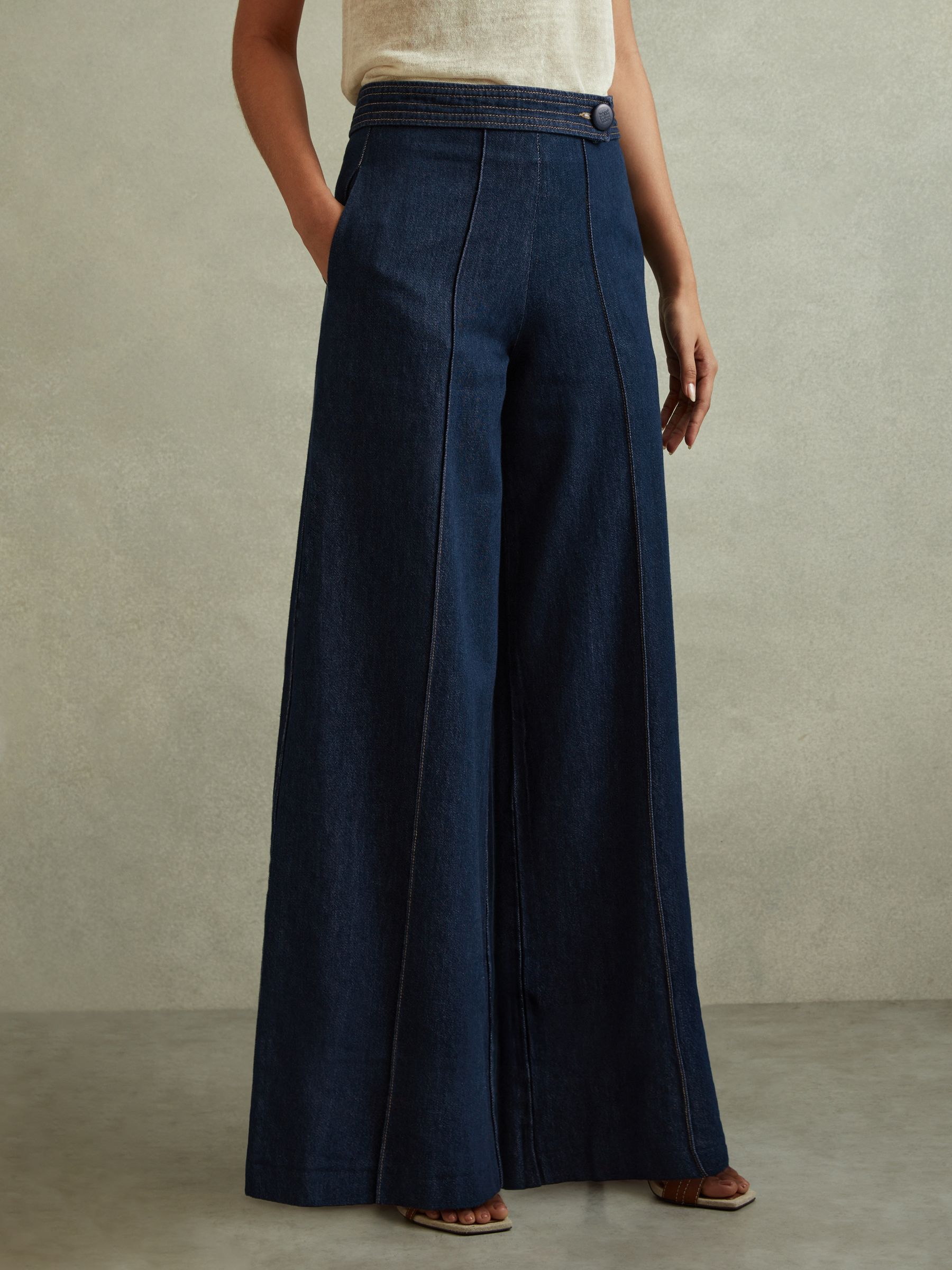 Belted Wide Leg Jeans in Dark Blue