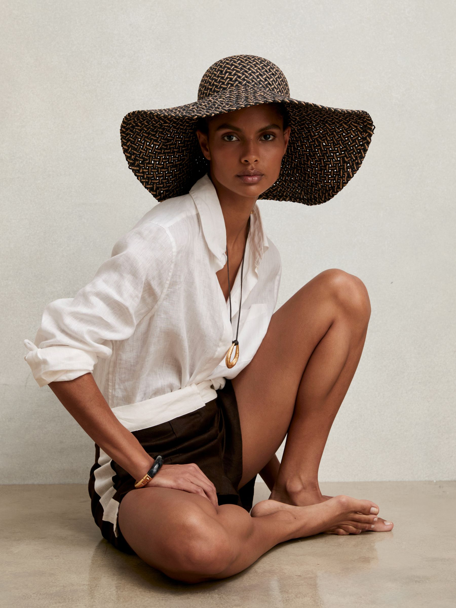 Straw Basket-Weave Sun Hat in Black/Natural