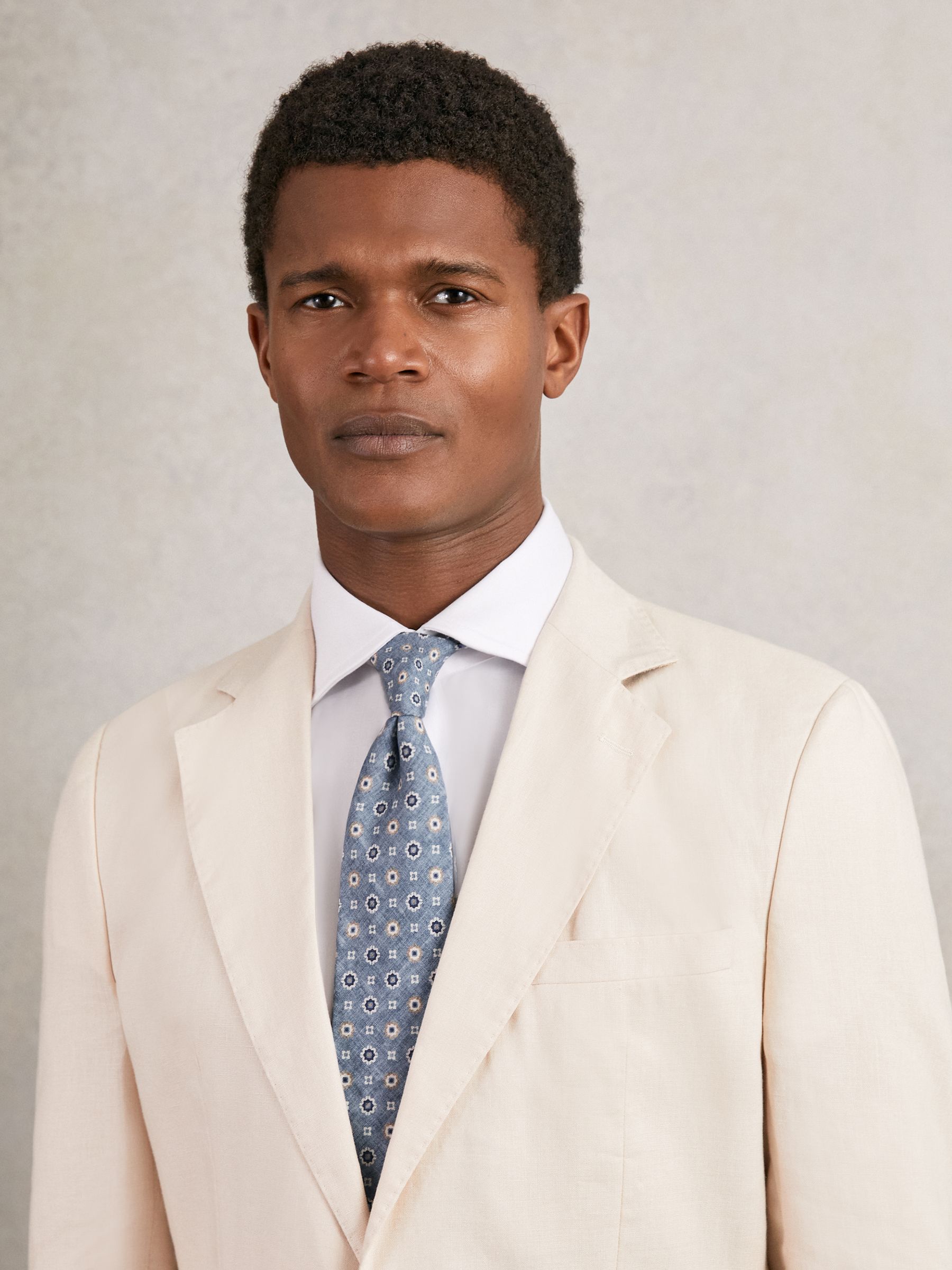 Silk Floral-Medallion Tie in Soft Blue