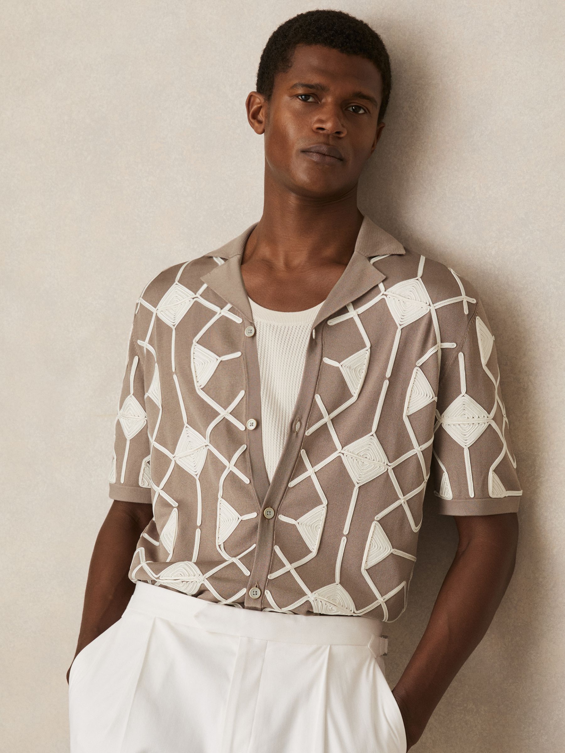 Geometric Embroidery Knit Shirt in Taupe Brown