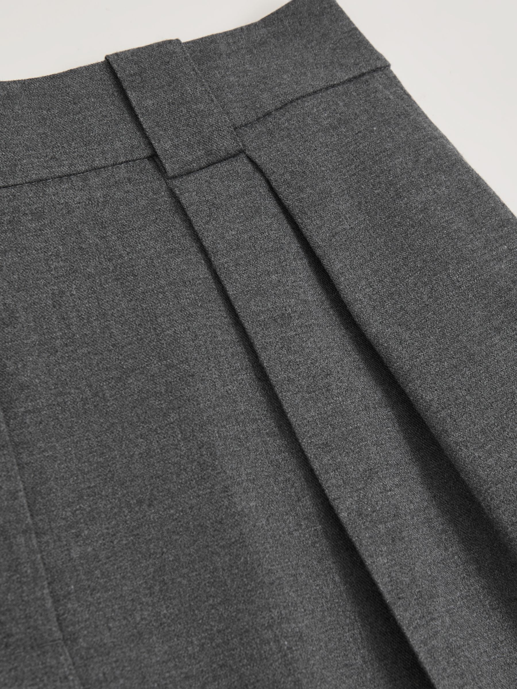 Petite Wide Leg Pleated Trousers in Grey