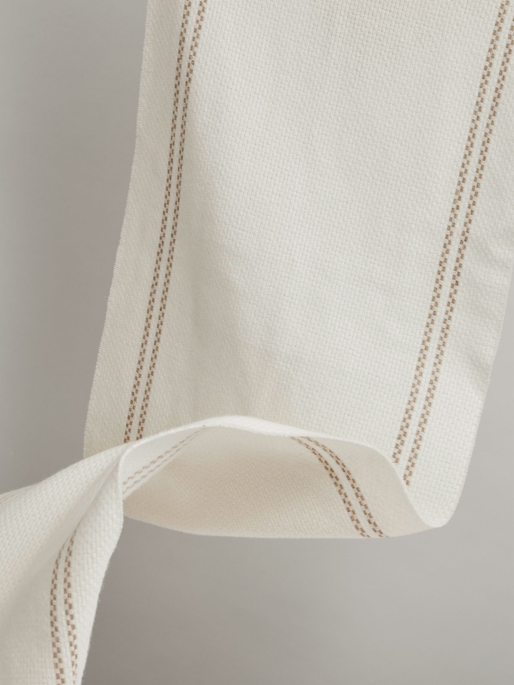 Wool-Cashmere Fringed Scarf in Cream