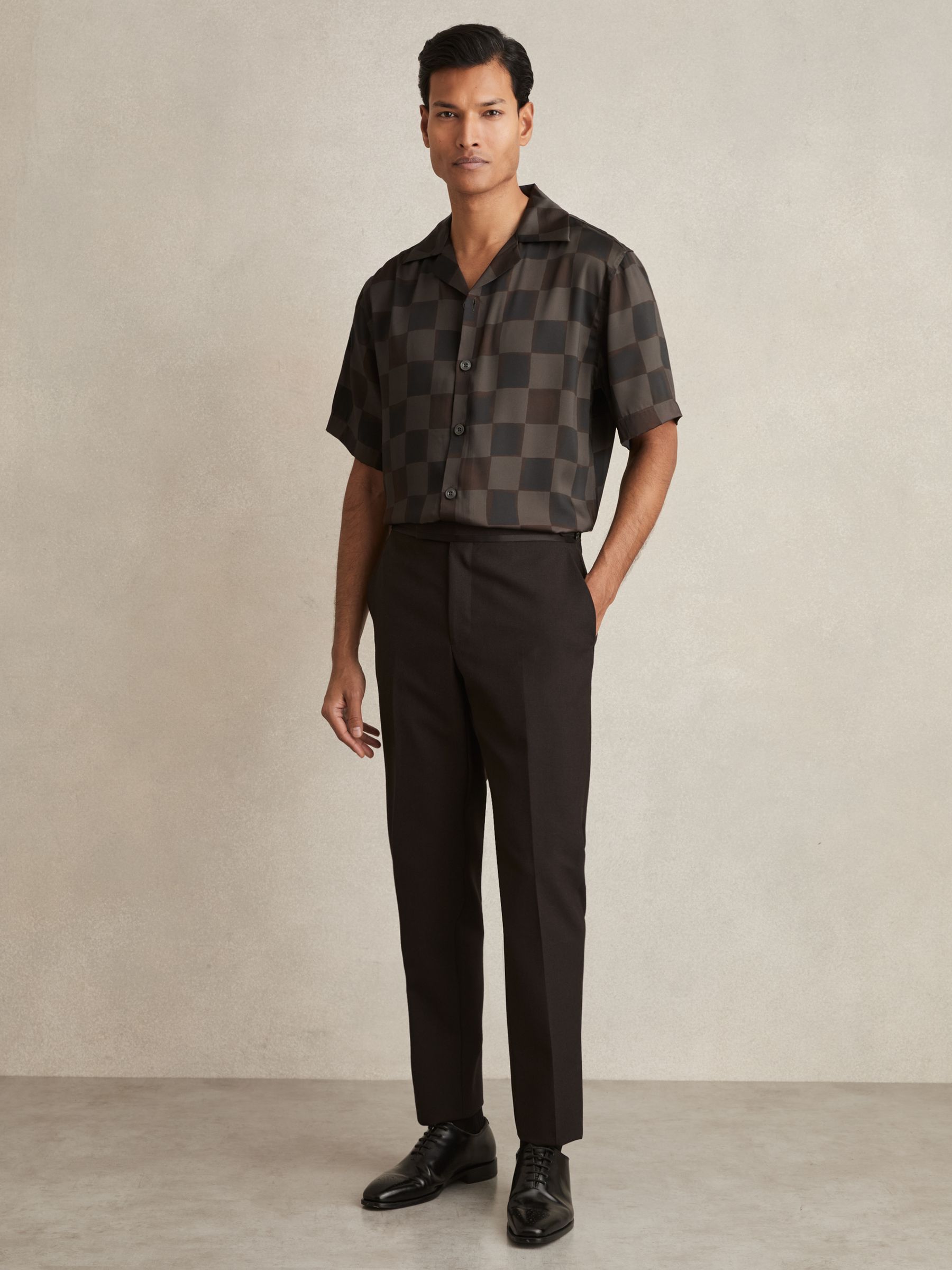 Chequered-Print Cuban-Collar Shirt in Brown