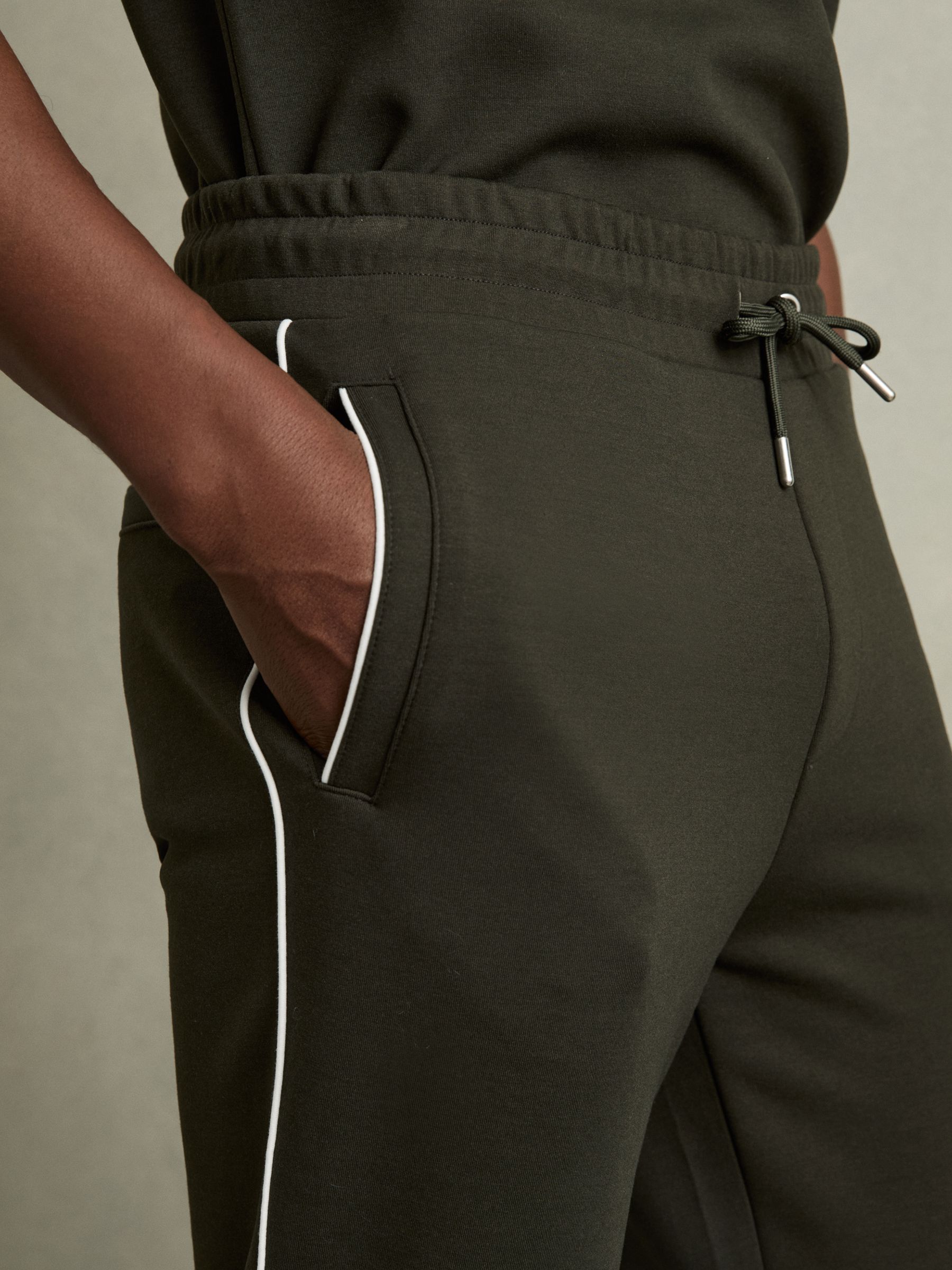 Interlock Piped Drawstring Joggers in Forest Green