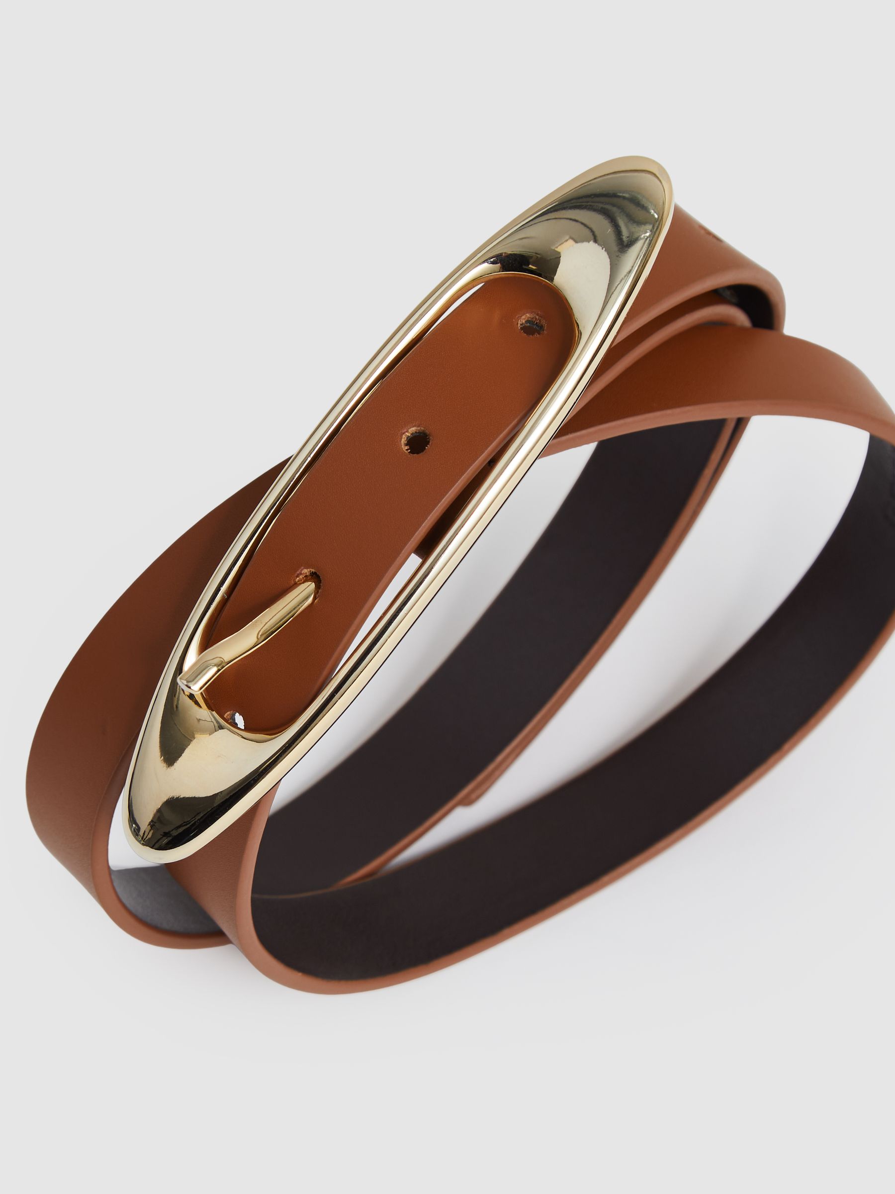 Leather Oval-Buckle Belt in Tan