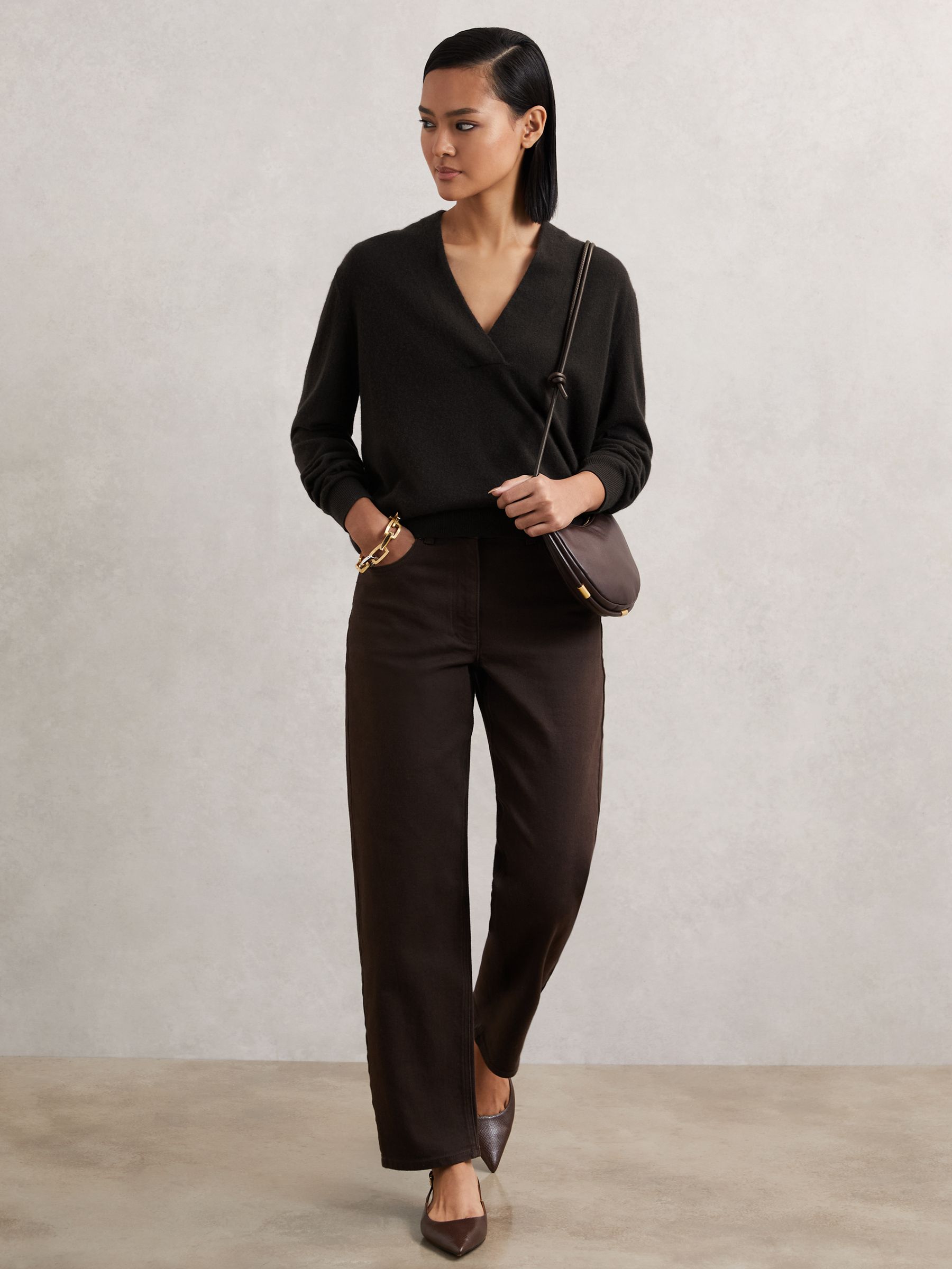 Cashmere V-Neck Jumper in Chocolate Brown