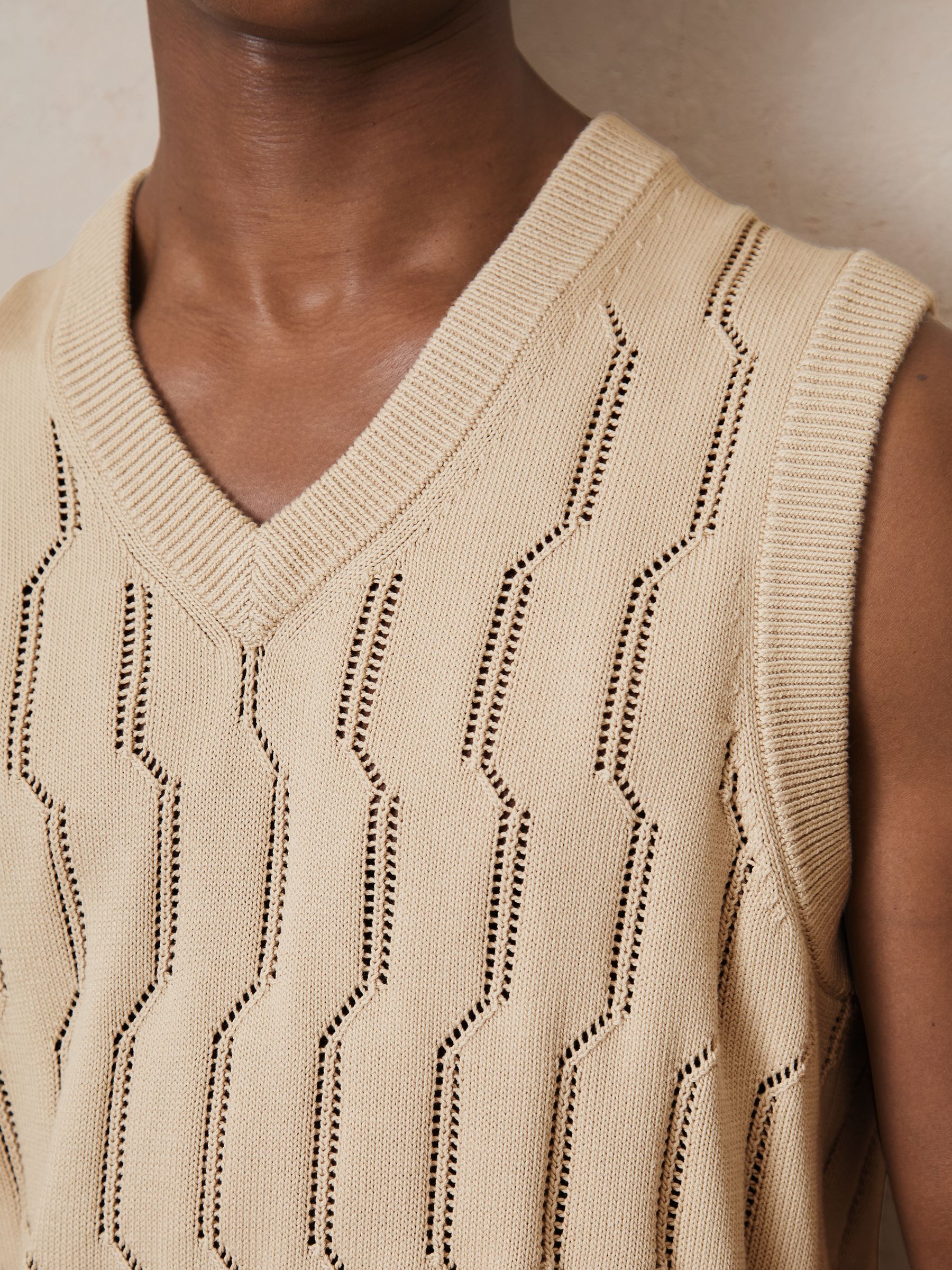 Reiss | Ché Pointelle V-Neck Vest in Stone