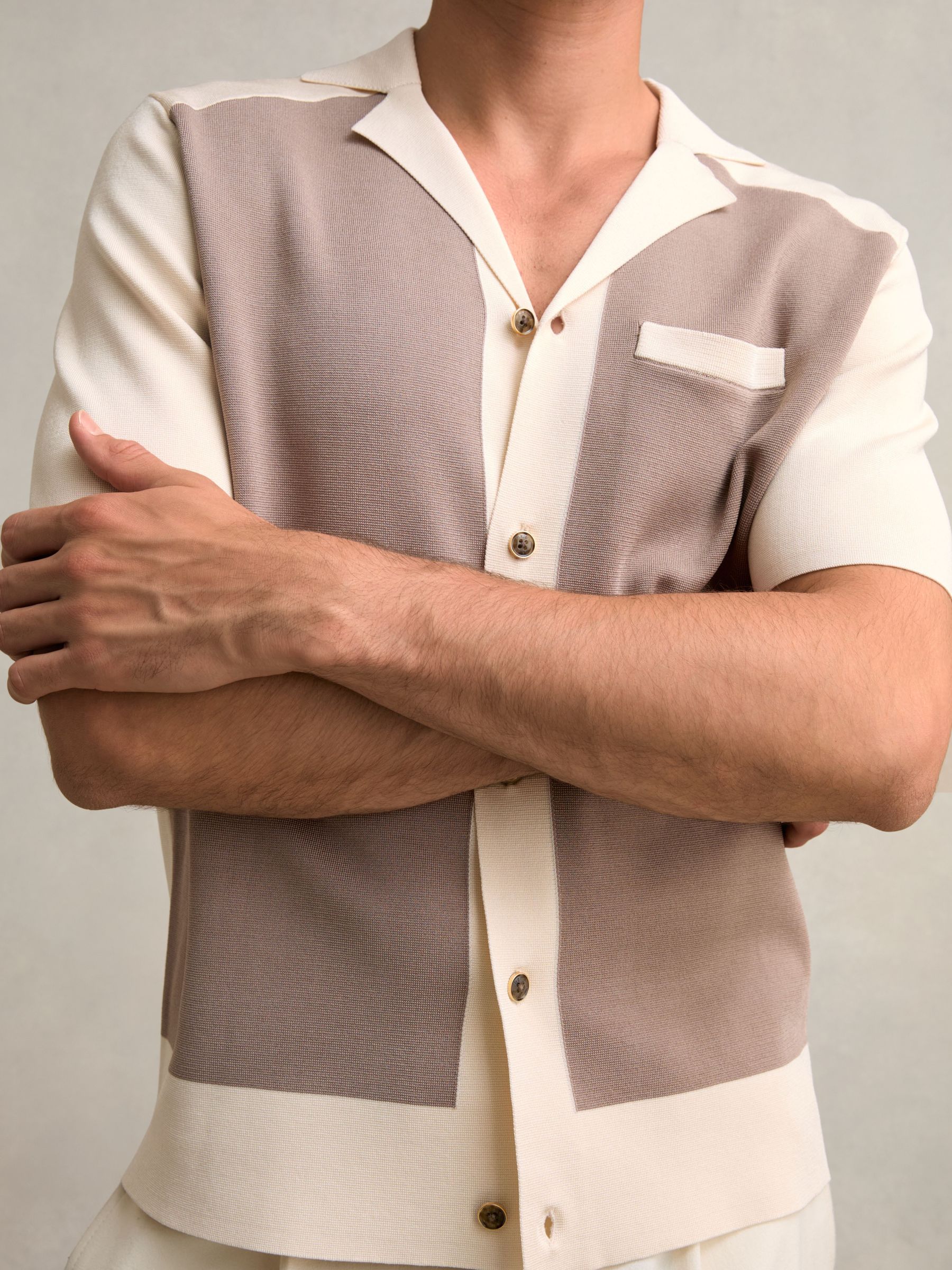 Colour-Block Cuban-Collar Knit Shirt in Taupe Brown/Light Stone