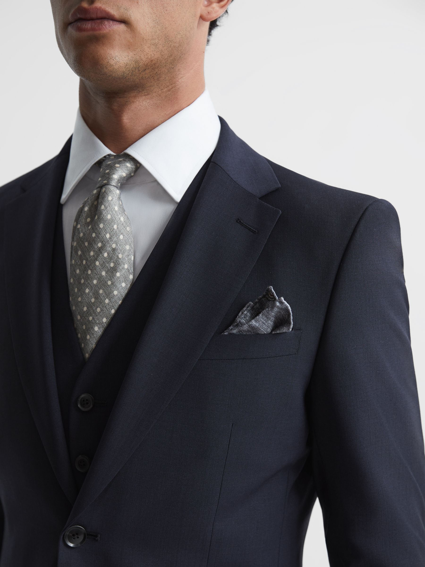 Modern Fit Travel Blazer in Navy