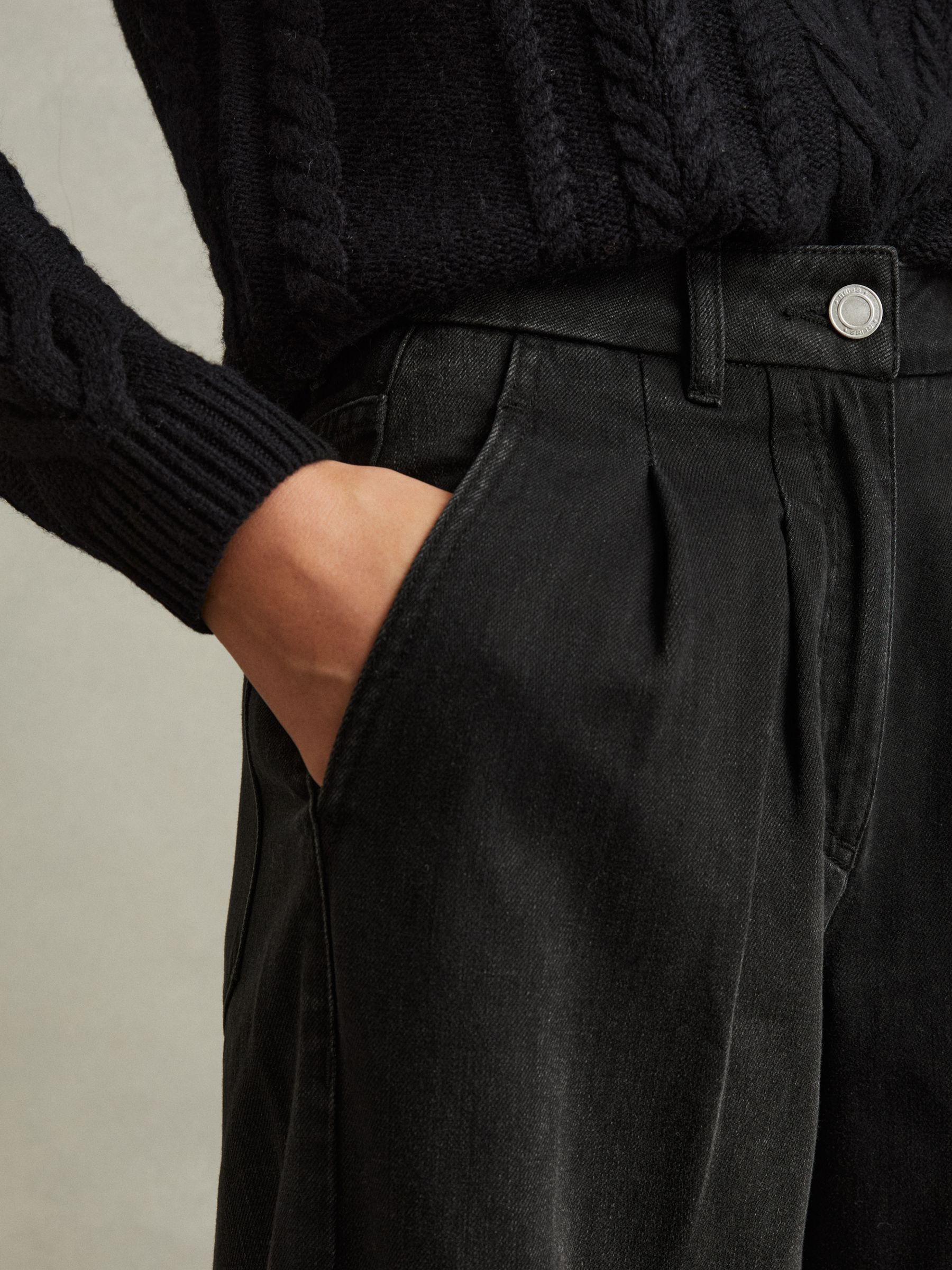 Petite Double Pleat Wide Leg Jeans in Black