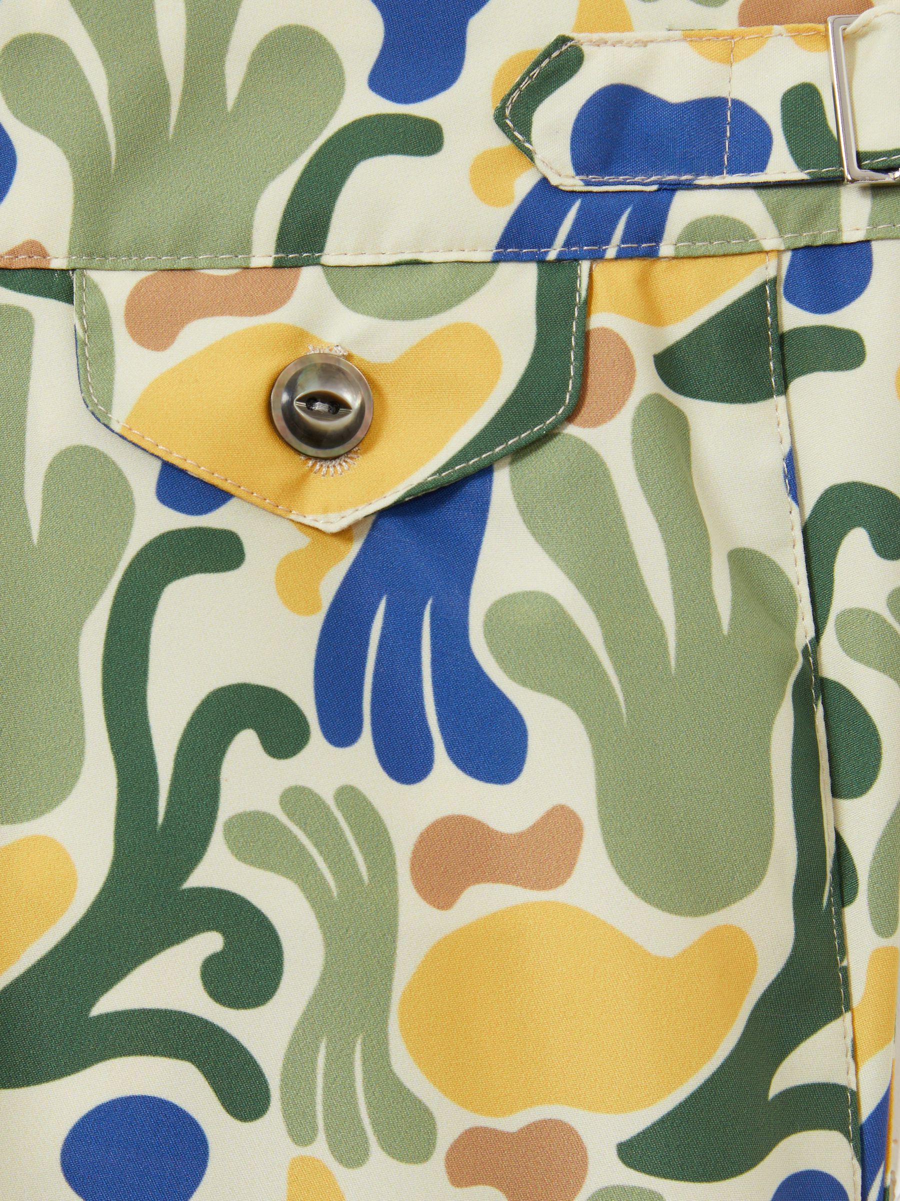 Hemingsworth Ikat-Print Swim Shorts in Green