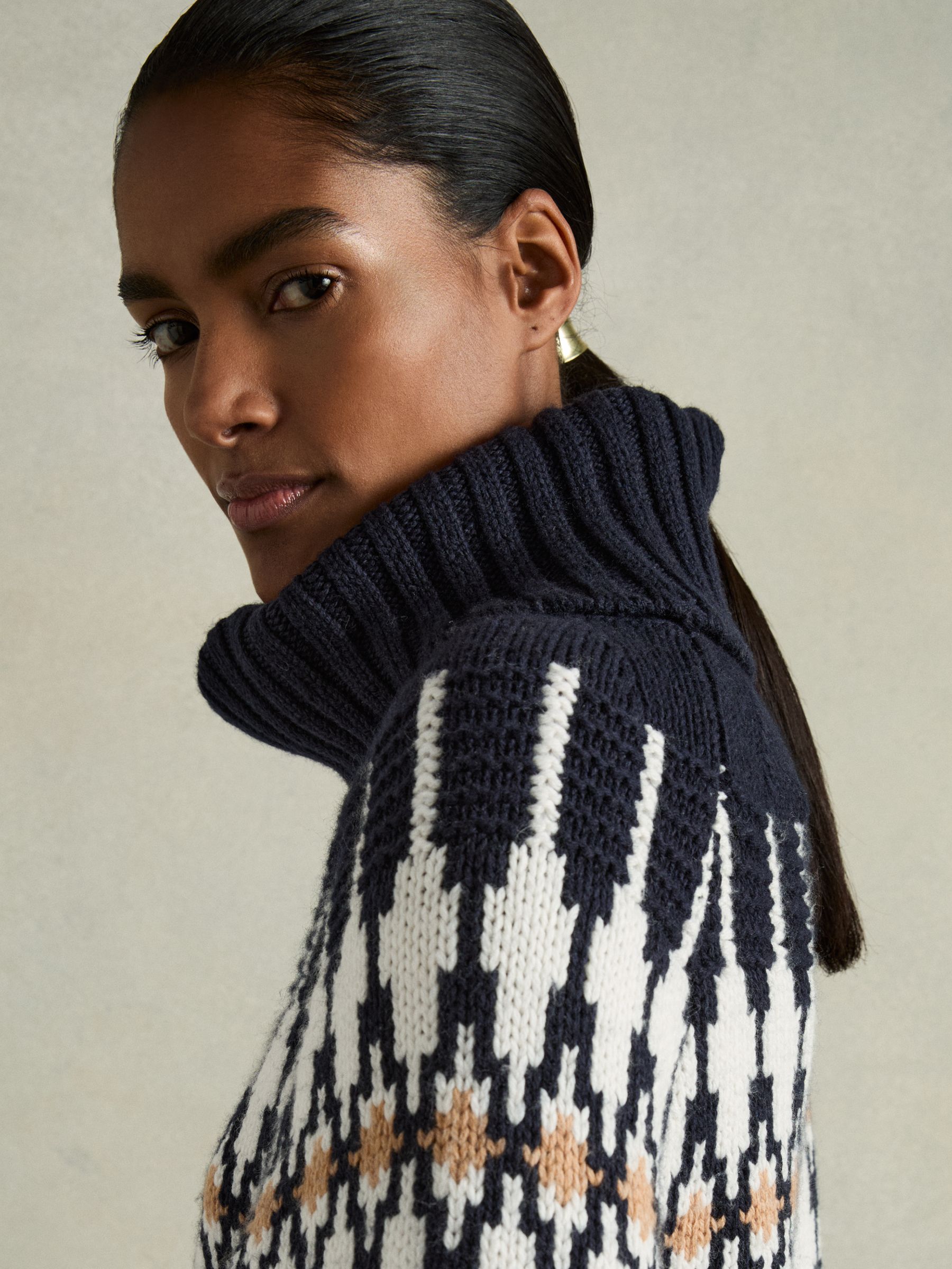 Wool-Blend Jumper in Navy