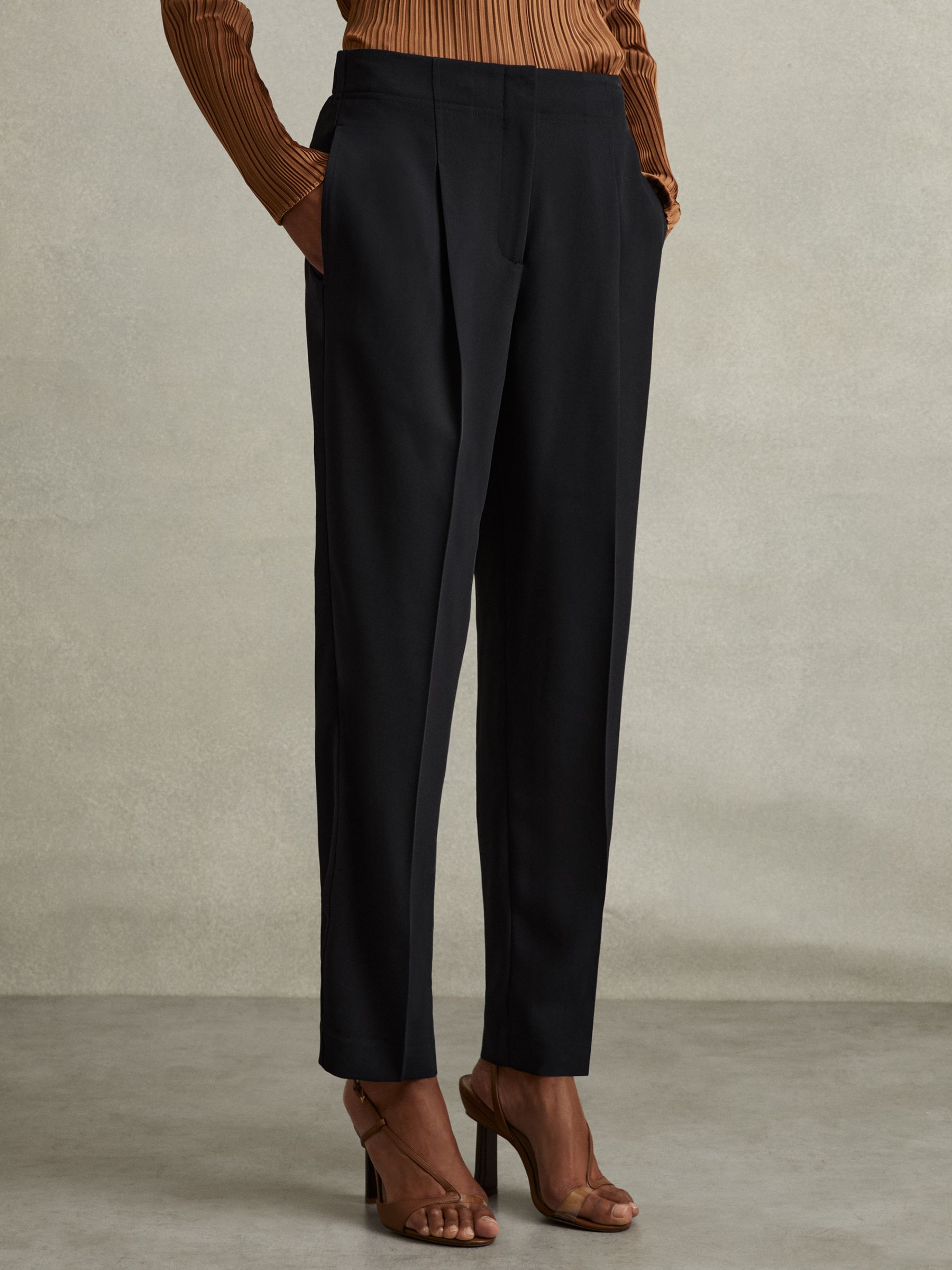 Front Pleat Tapered Trousers in Navy
