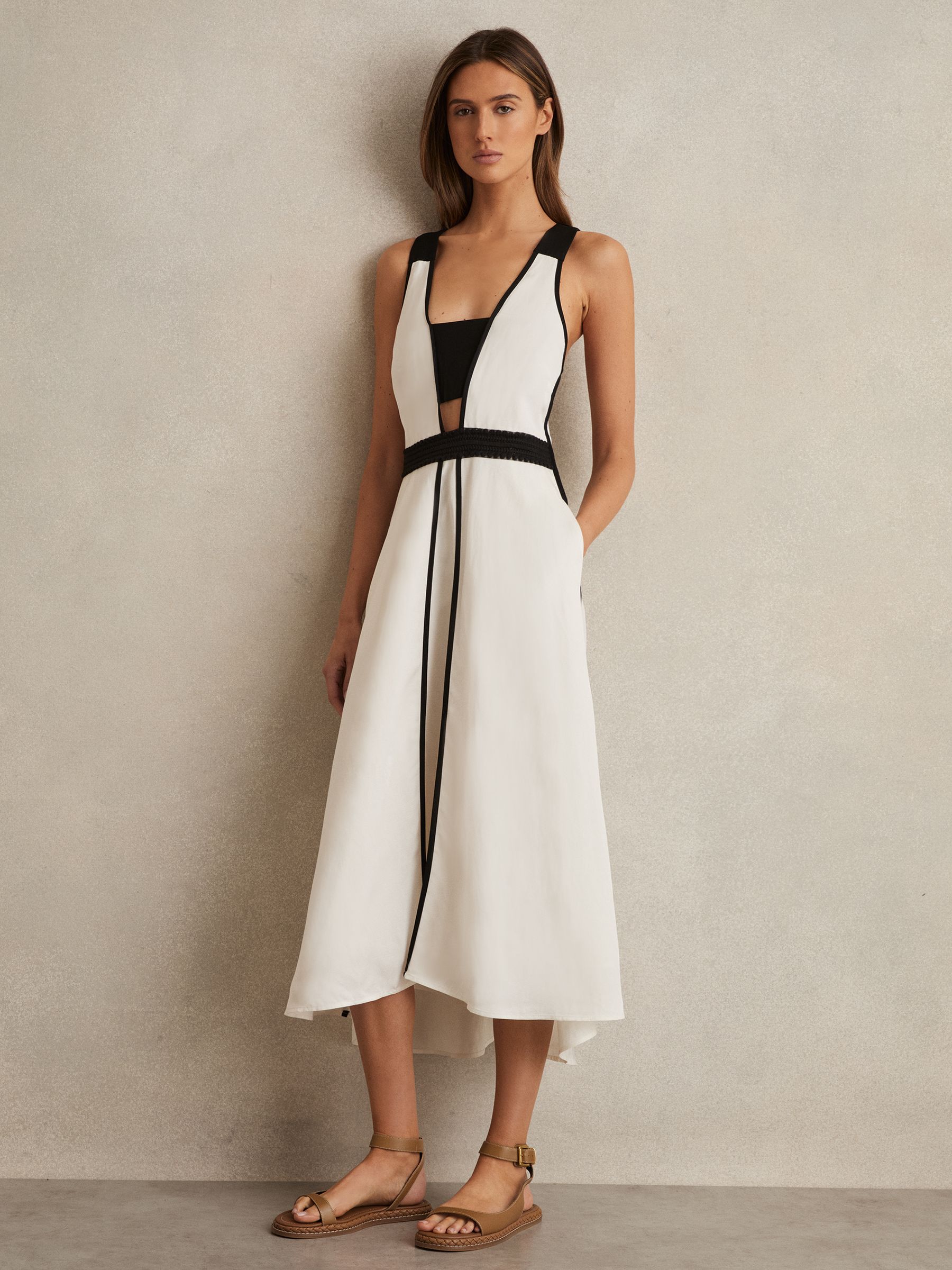 Contrast-Trim Flared Midi Dress With Linen in Ivory/Black
