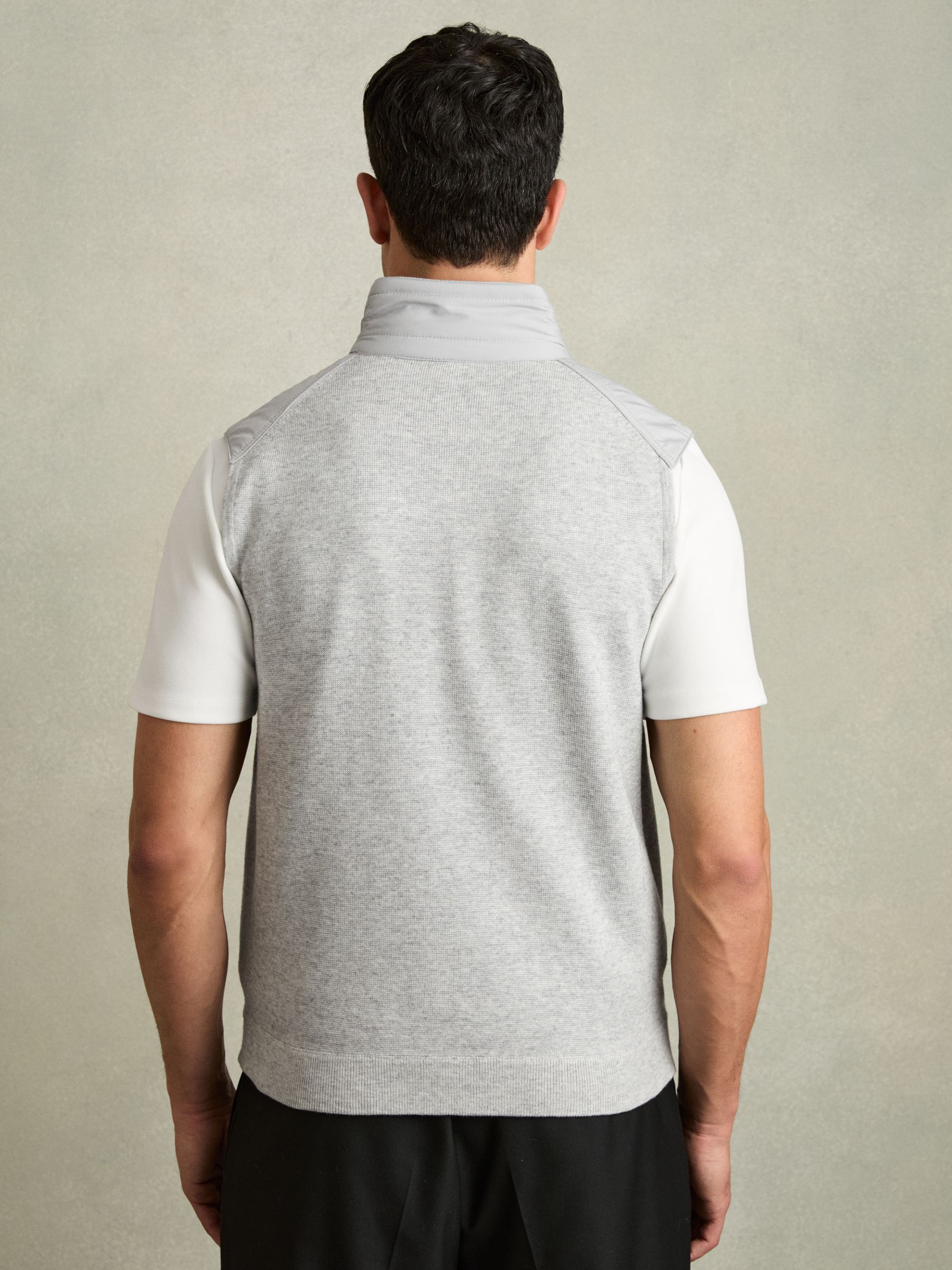 Hybrid Quilt and Knit Zip-Through Gilet in Soft Grey