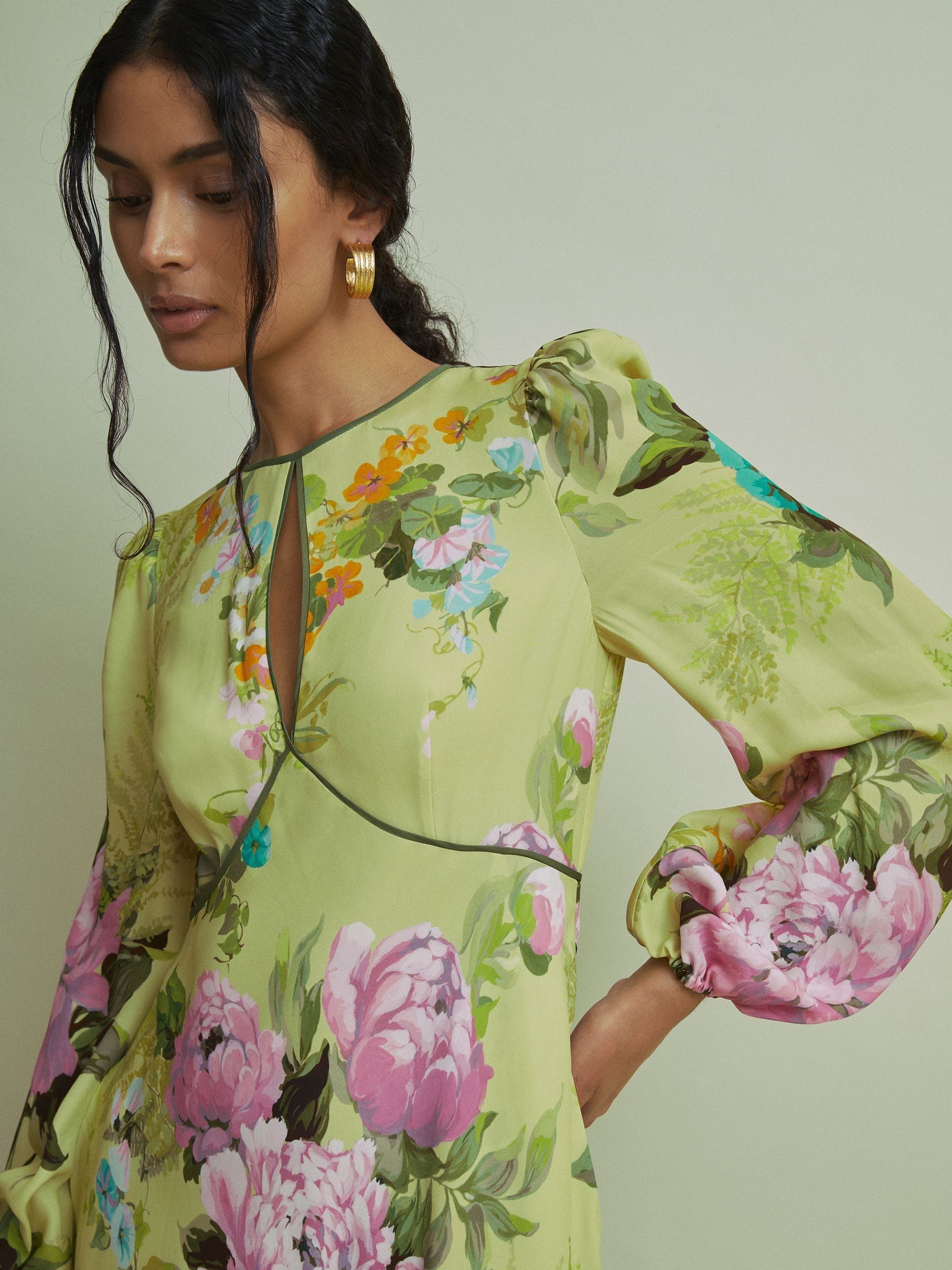 Florere Blouson Sleeve Midi Dress in Pale Green