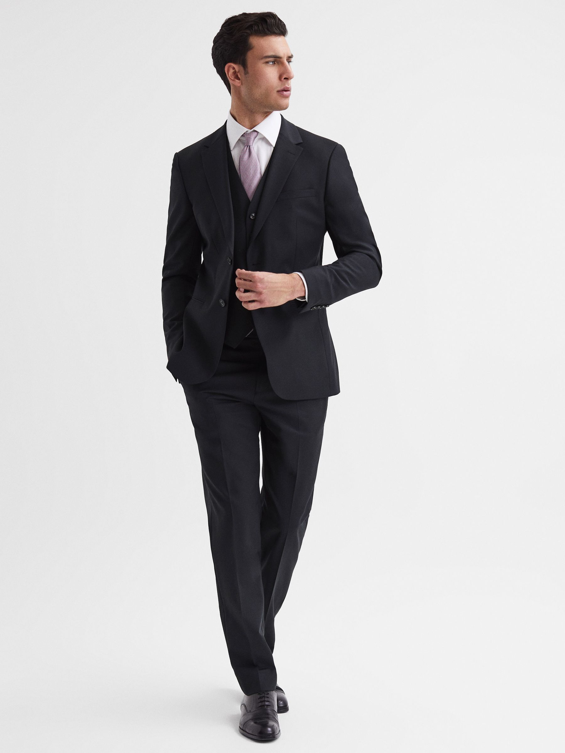 Modern Fit Travel Blazer in Black