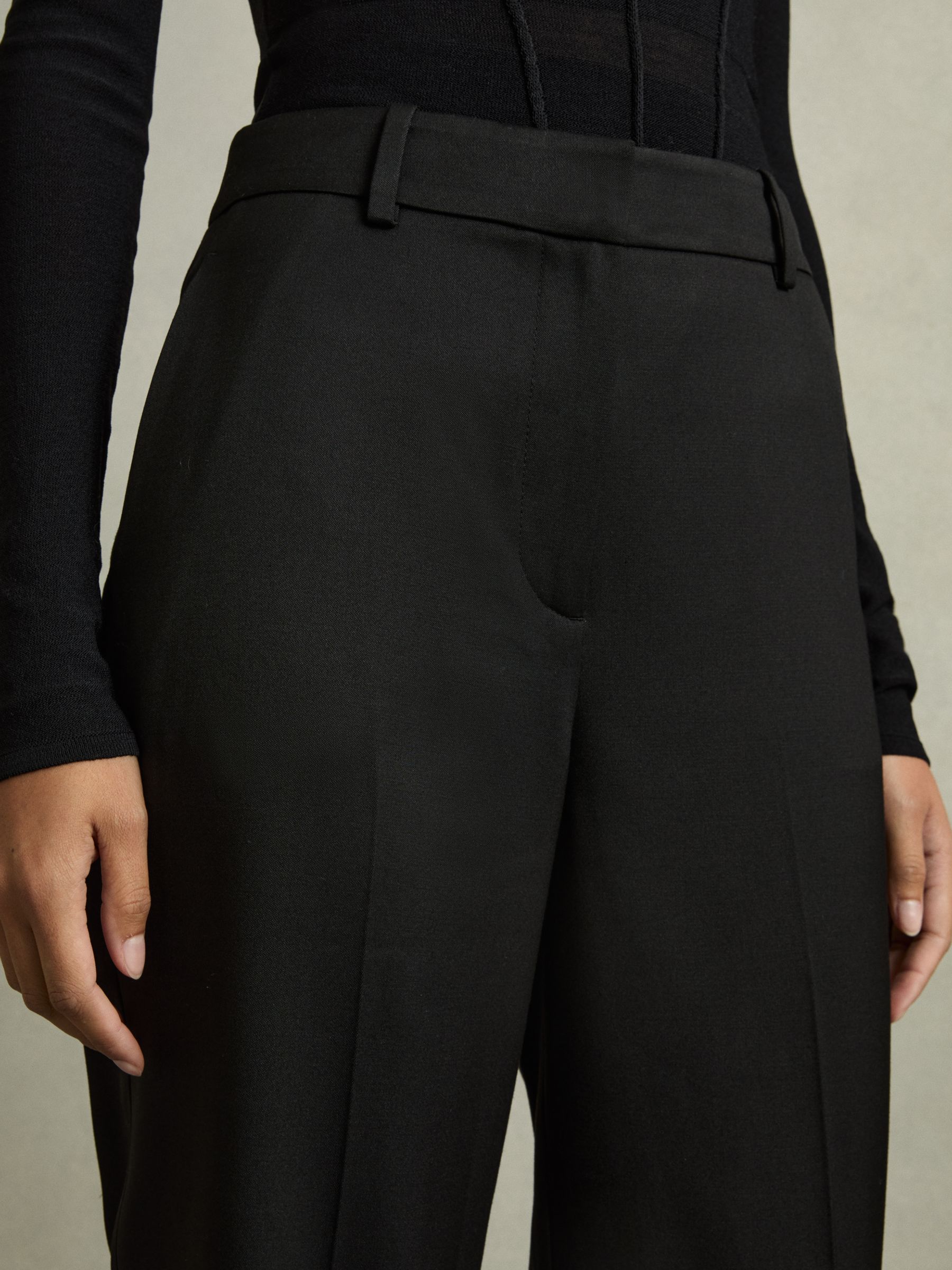 Wide-Leg Tailored Trousers in Black