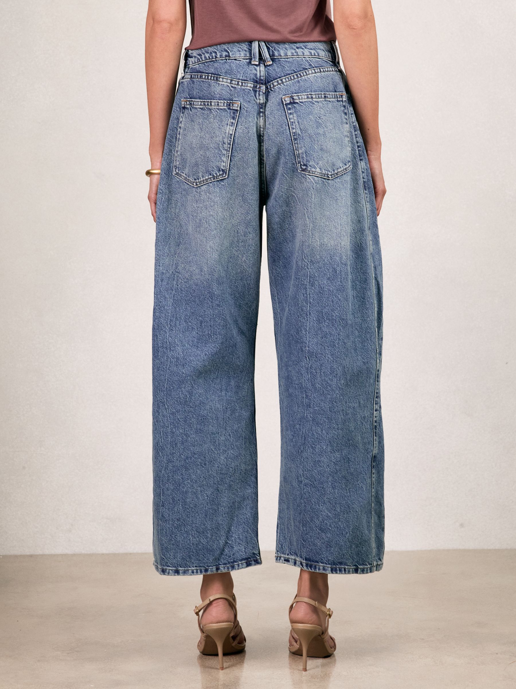 Good American Oversized Barrel Jeans in Indigo Blue