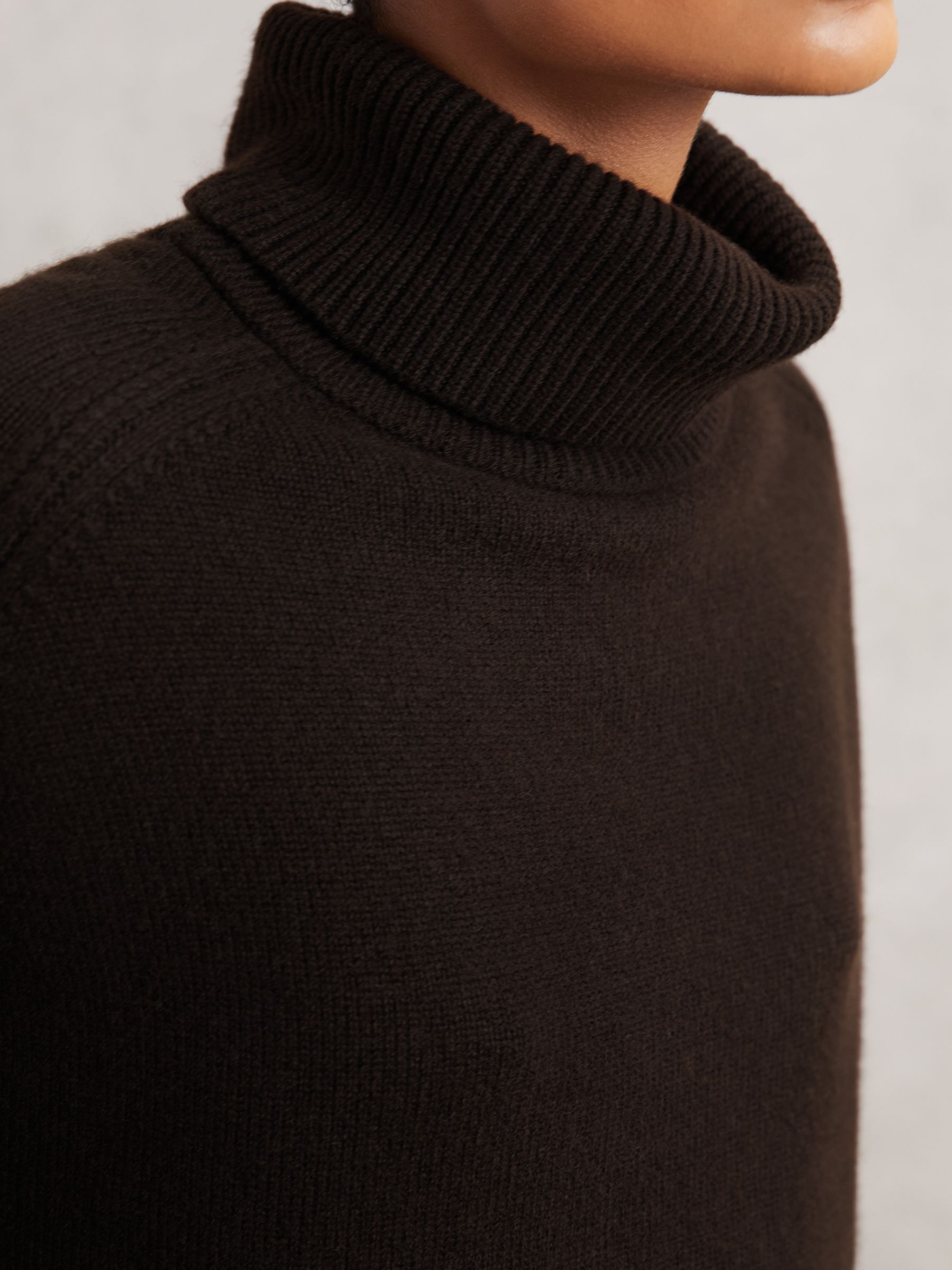 Wool-Cashmere Roll-Neck Jumper in Chocolate Brown
