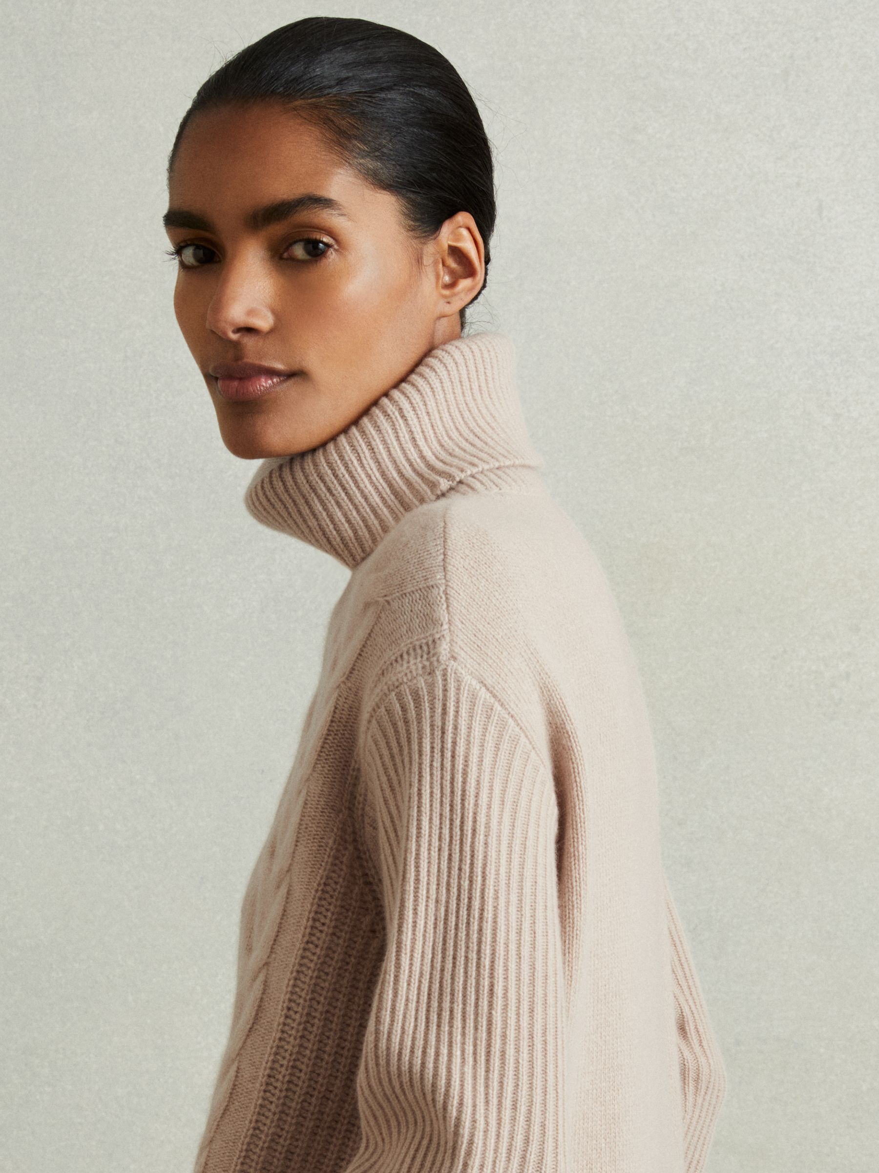 Wool-Cashmere Cable Knit Roll Neck Jumper in Mink