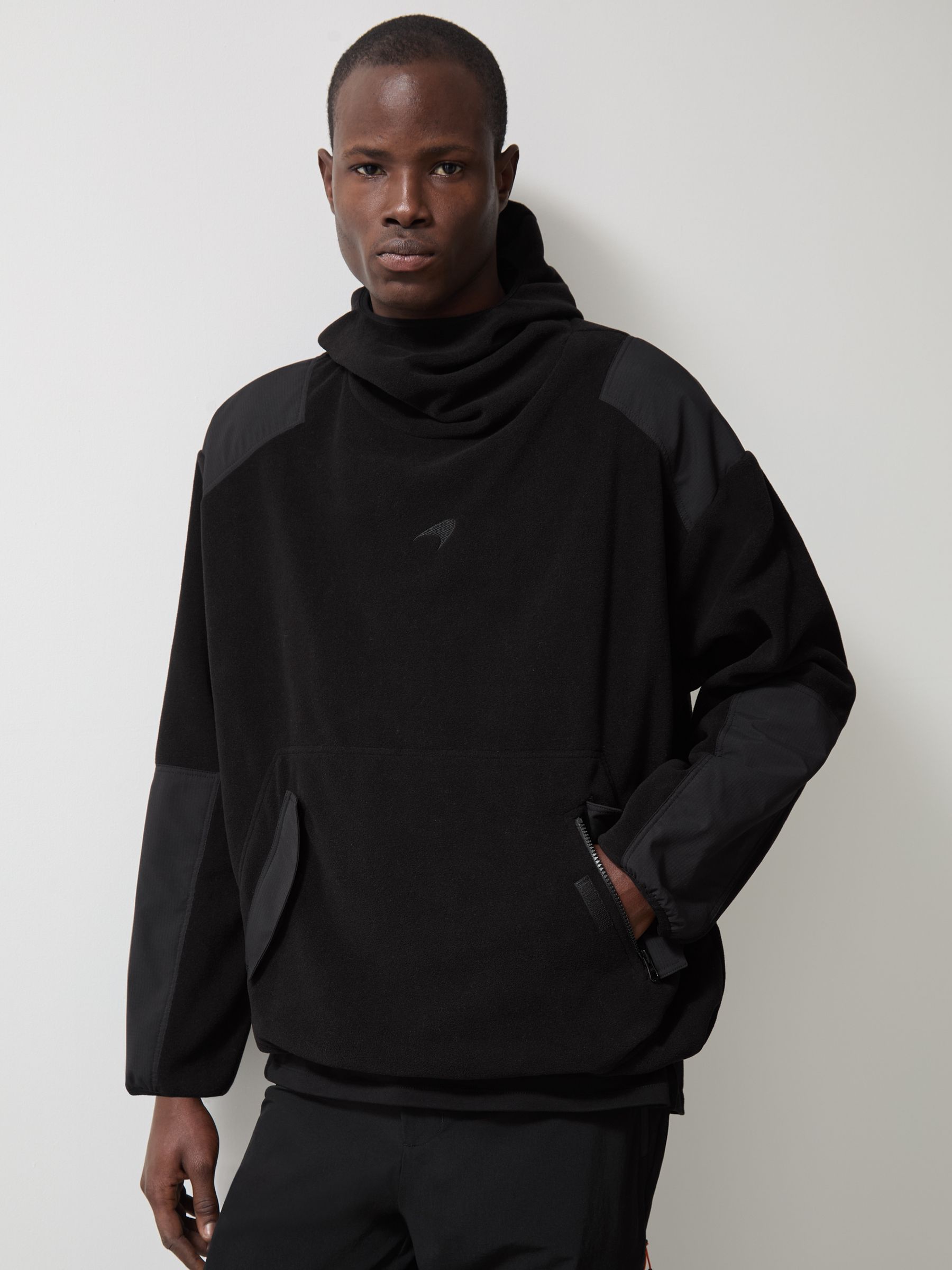 McLaren F1 Team Pullover Hoodie in Black