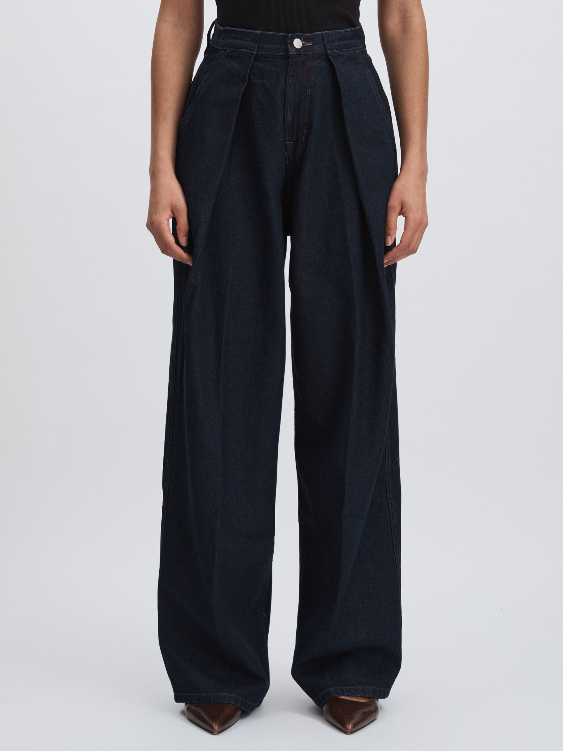 Good American Wide-Leg Pleated Jeans in Dark Blue