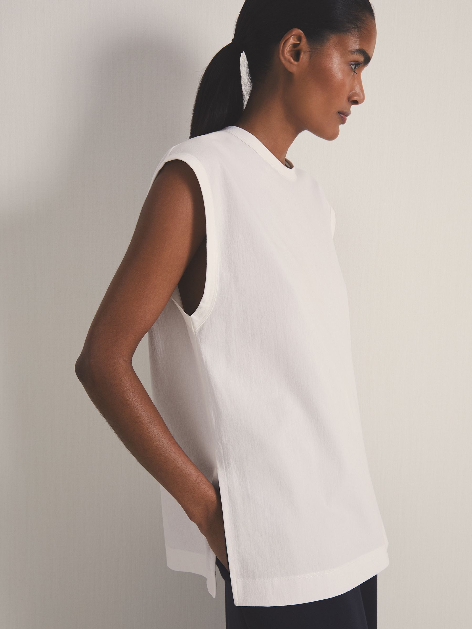 Reiss | Les 100 Ciels Oversize Vest in White