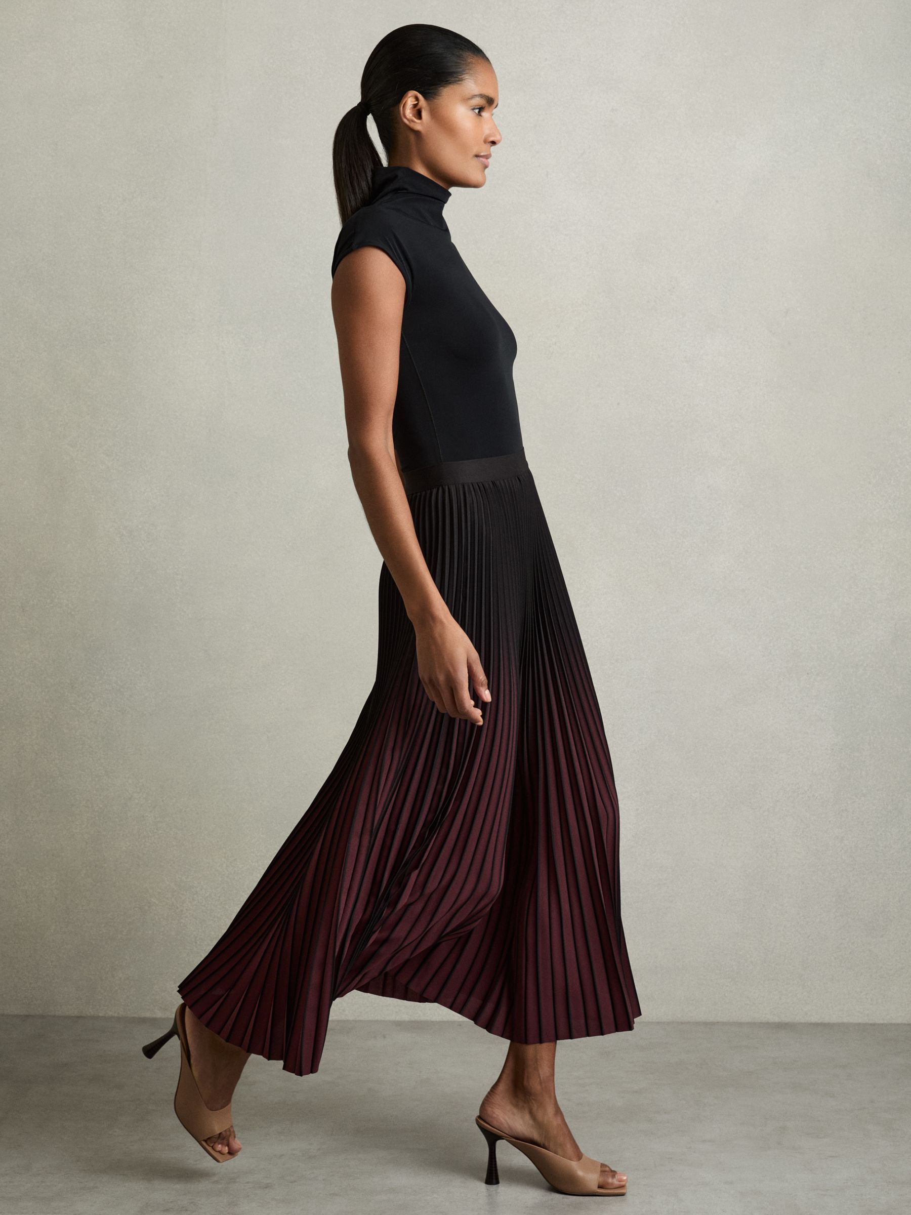 Ombré Pleated Midi Skirt in Burgundy/Black
