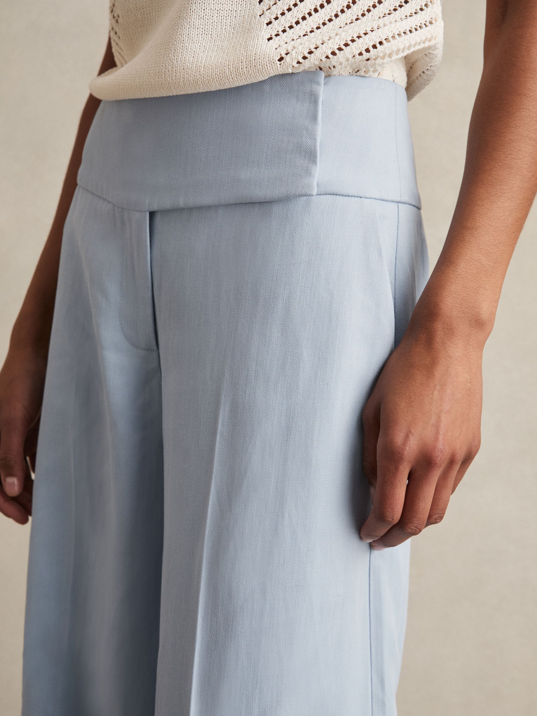 Lyocell-Linen Wide-Leg Trousers in Blue
