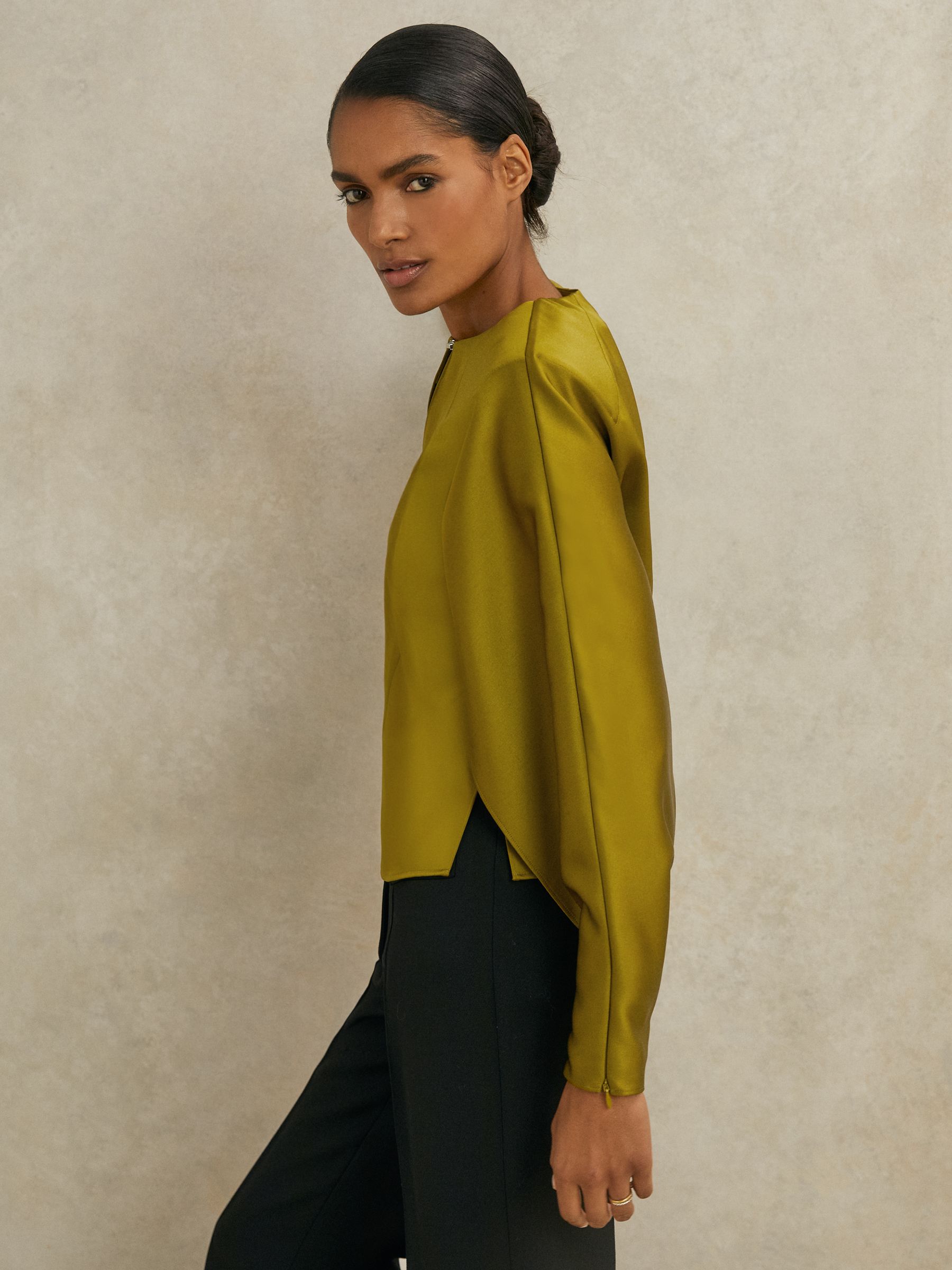 Atelier Satin Turn-Lock Top in Green