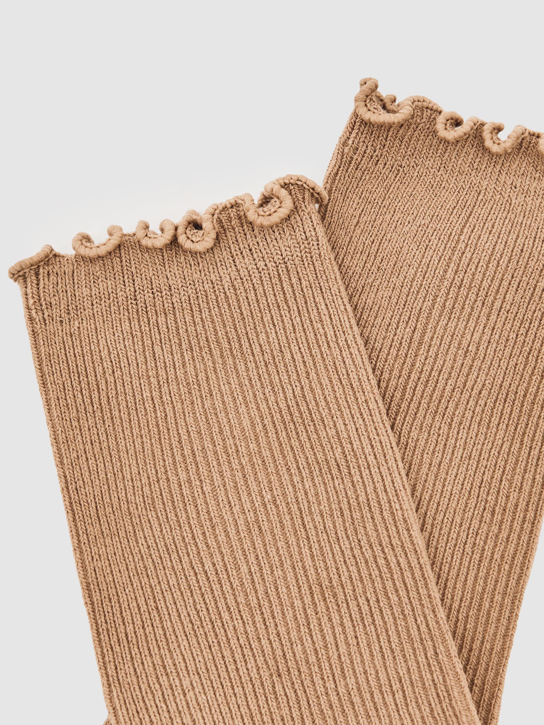 Ribbed Frilly Socks in Taupe