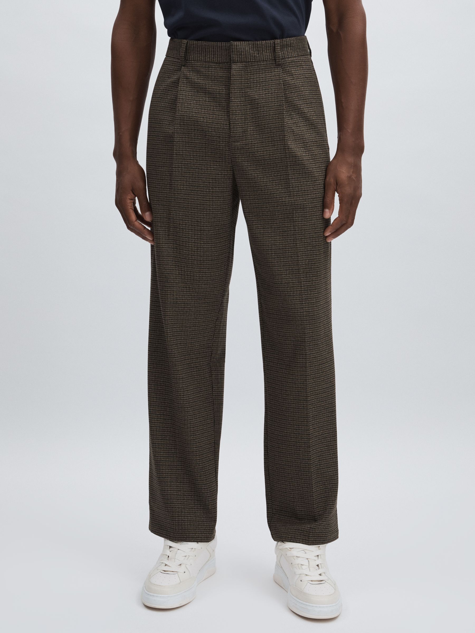 Les Deux Slim-Fit Pleated Brown Check Suit Trousers in Brown Check