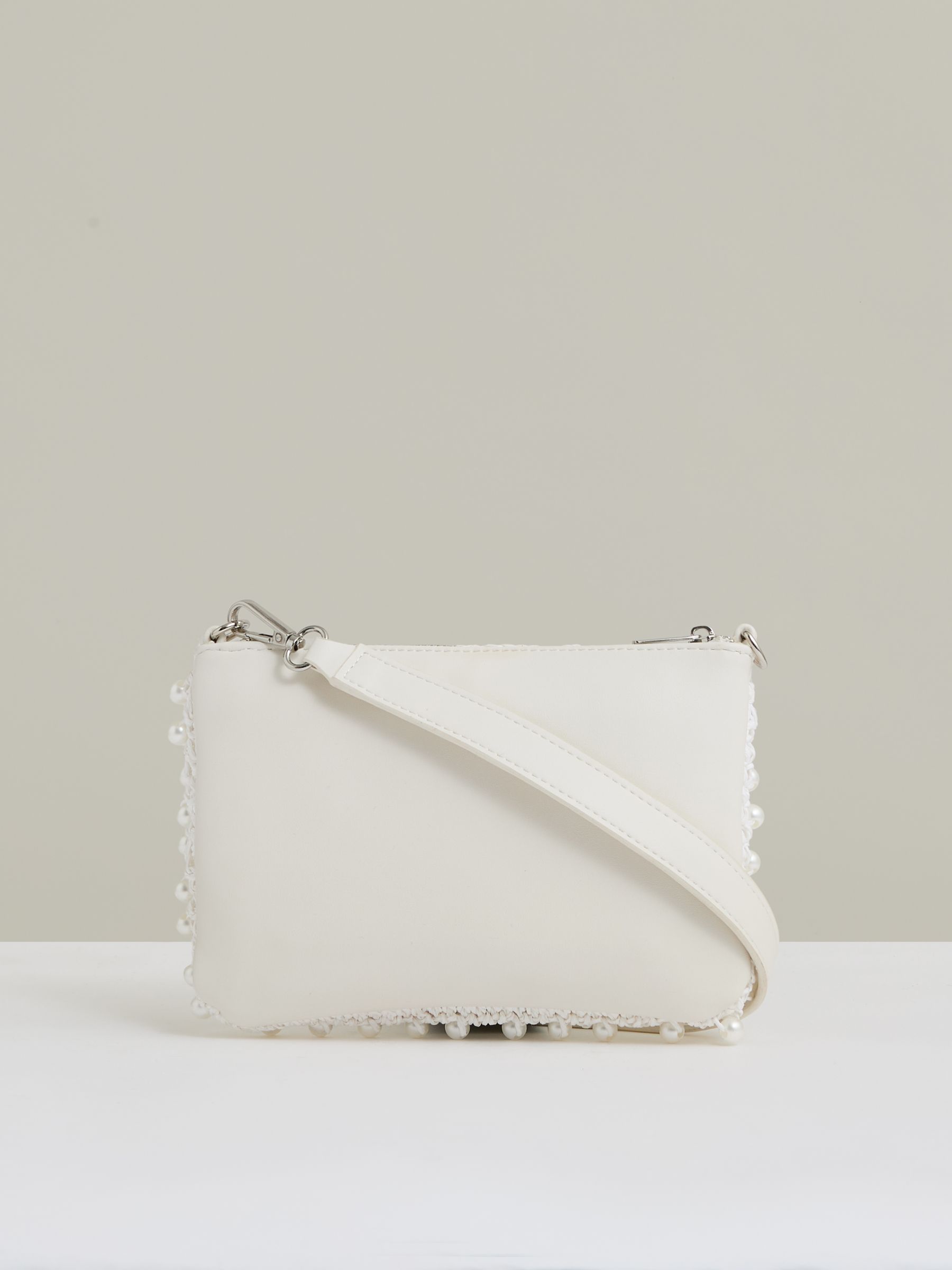 Faux-Pearl Raffia Shoulder Bag in White