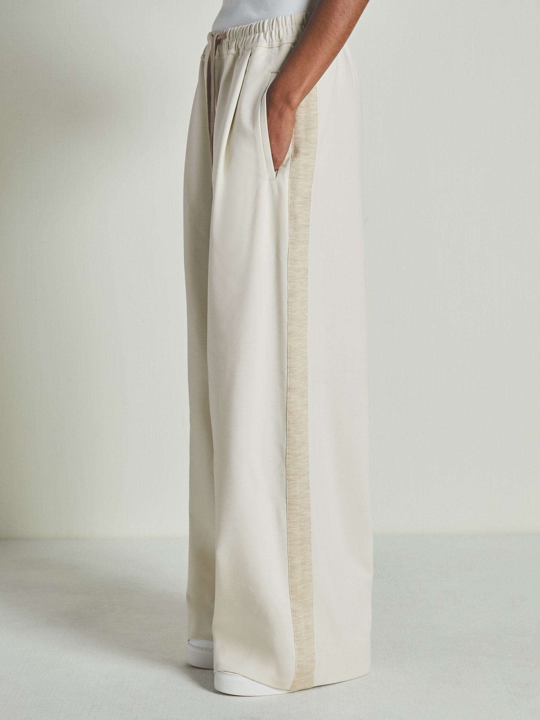 Reiss | Les 100 Ciels Twill Trousers with Wool in Cream