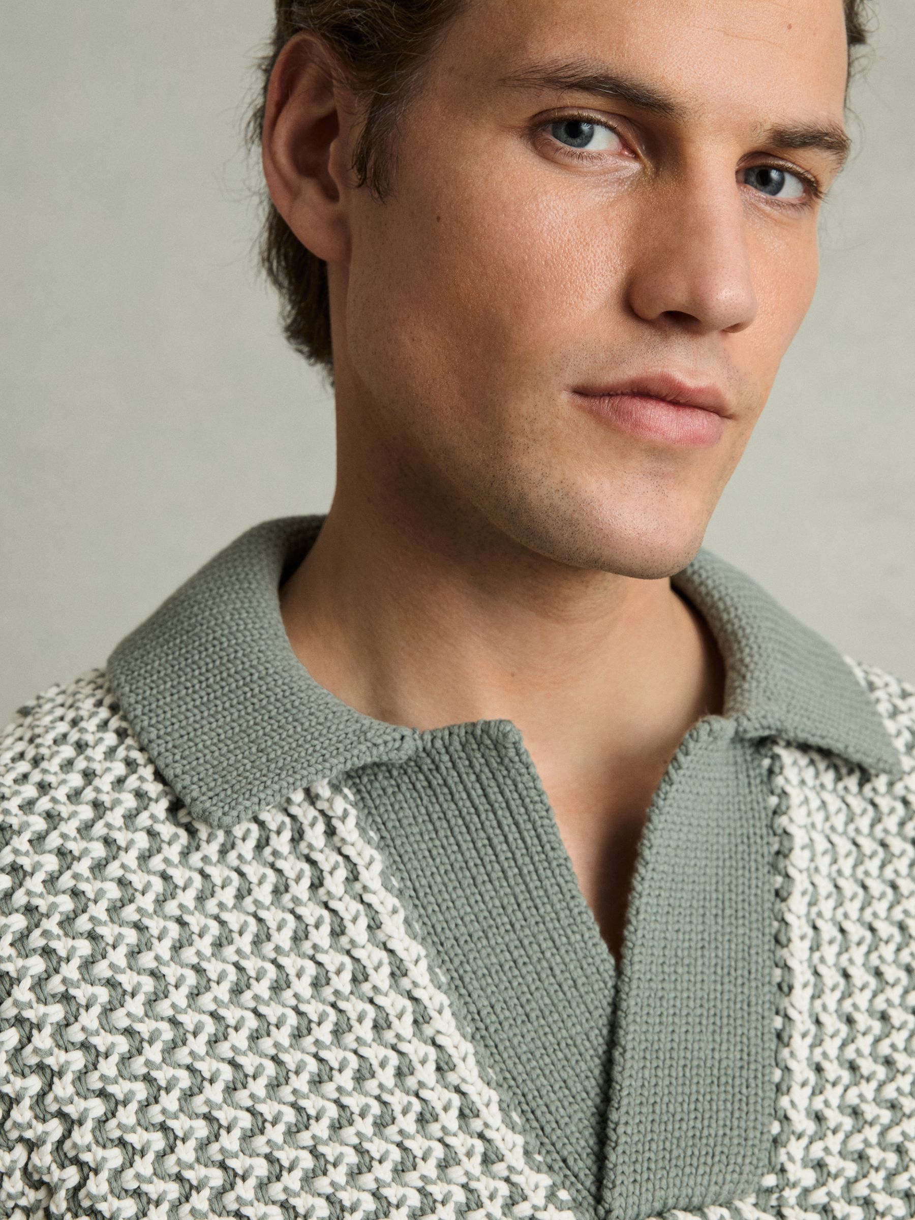 Chunky-Knit Open-Collar Polo Shirt in Sage/Off White