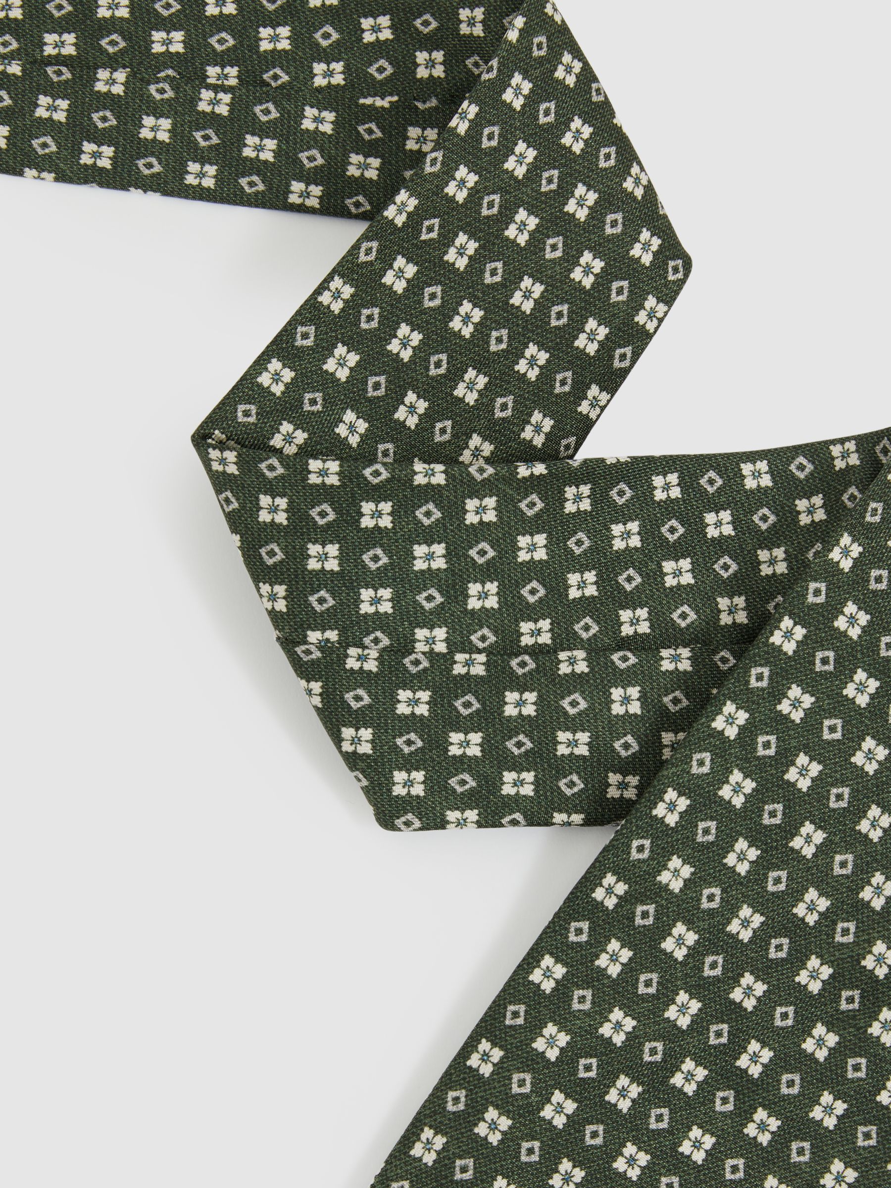 Silk Medallion Print Tie in Olive