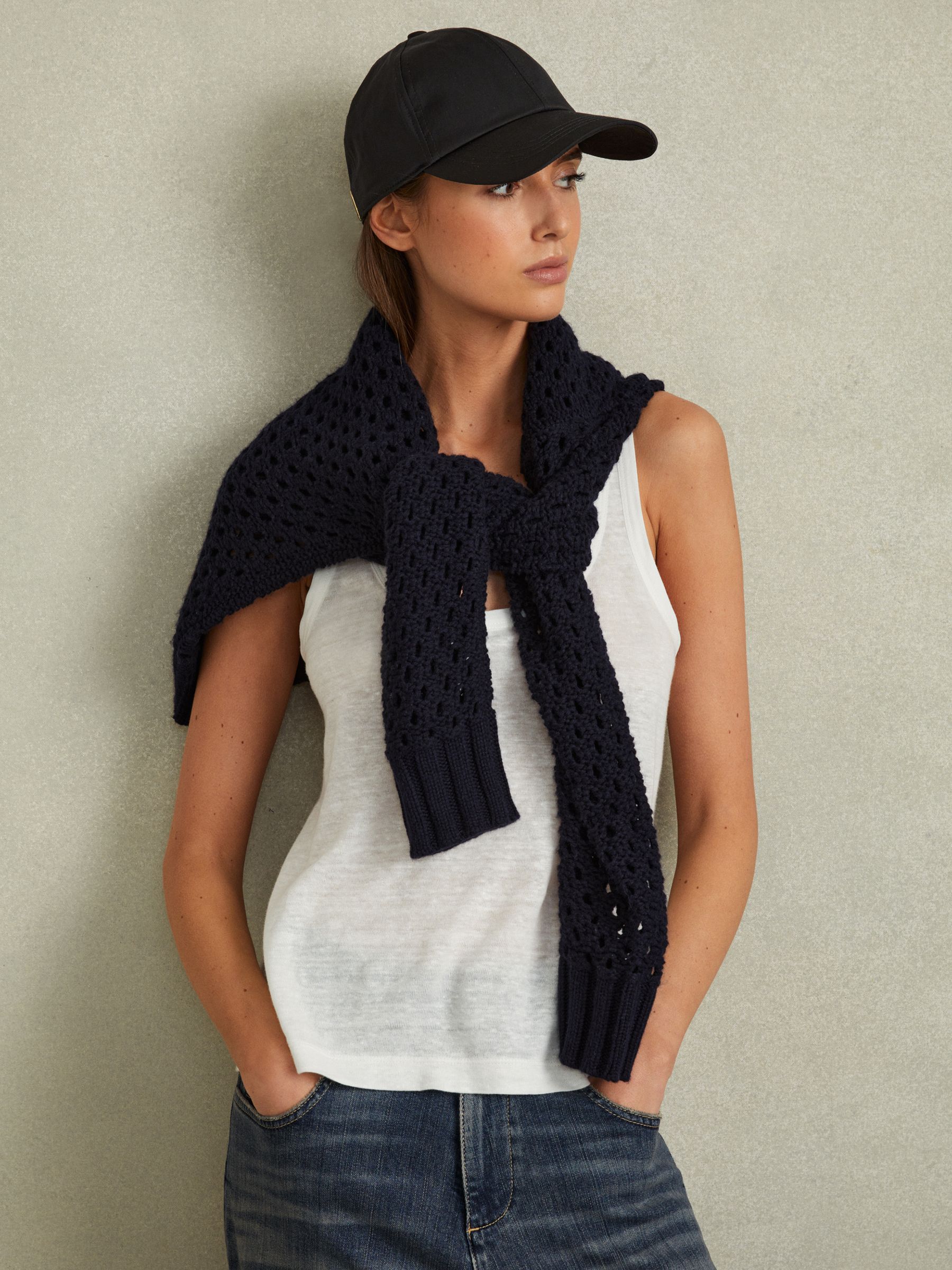 Logo-Embroidered Baseball Cap in Black