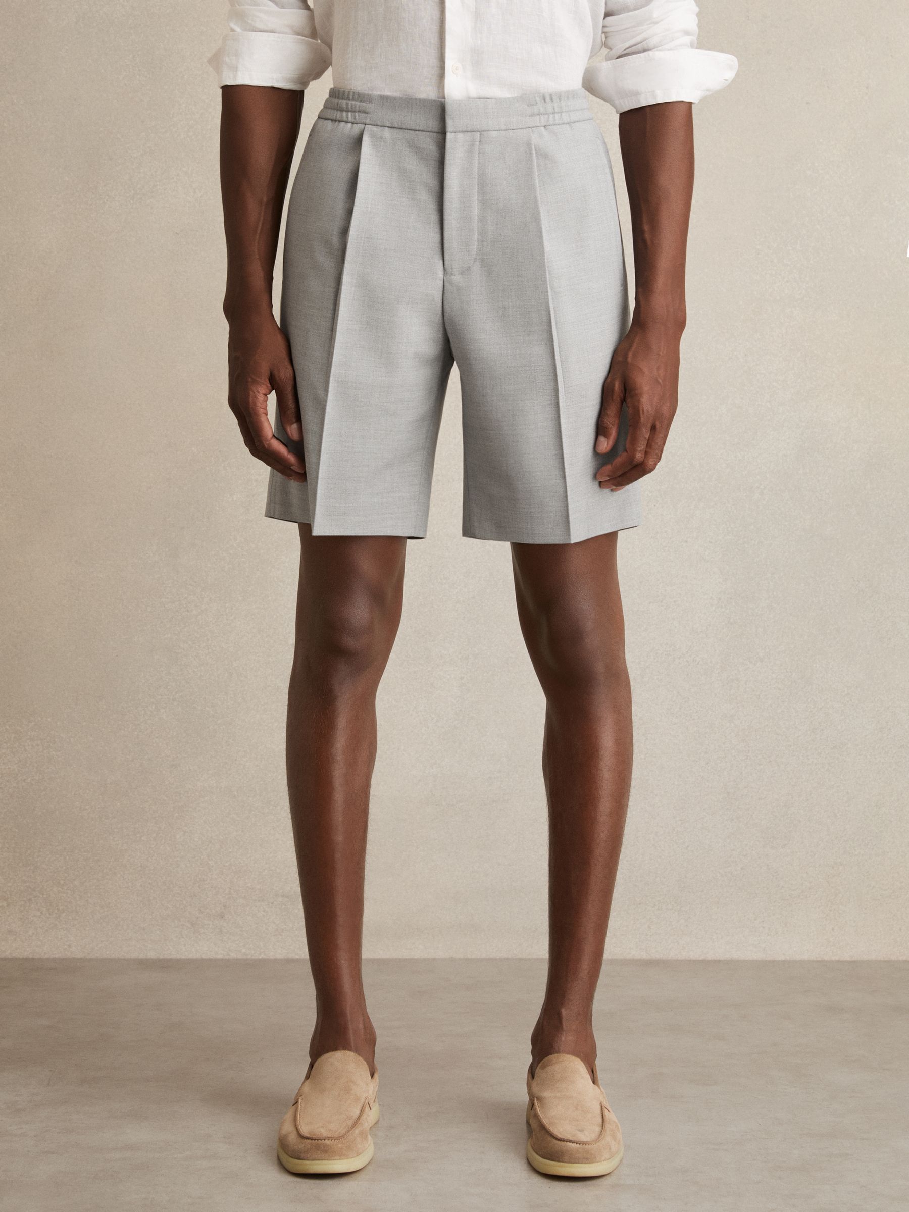 Relaxed Drawstring Shorts in Soft Grey