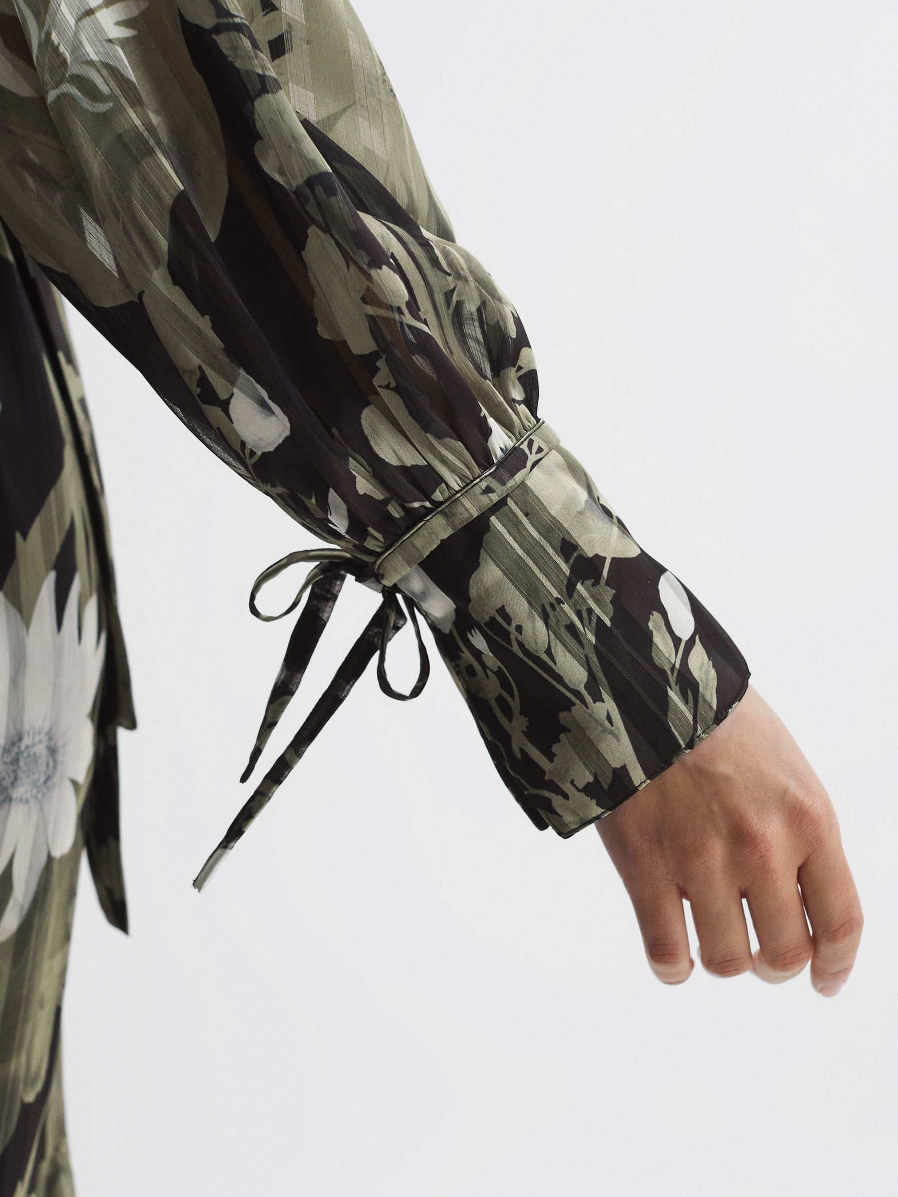 Floral Print Tie Neck Midi Dress in Green