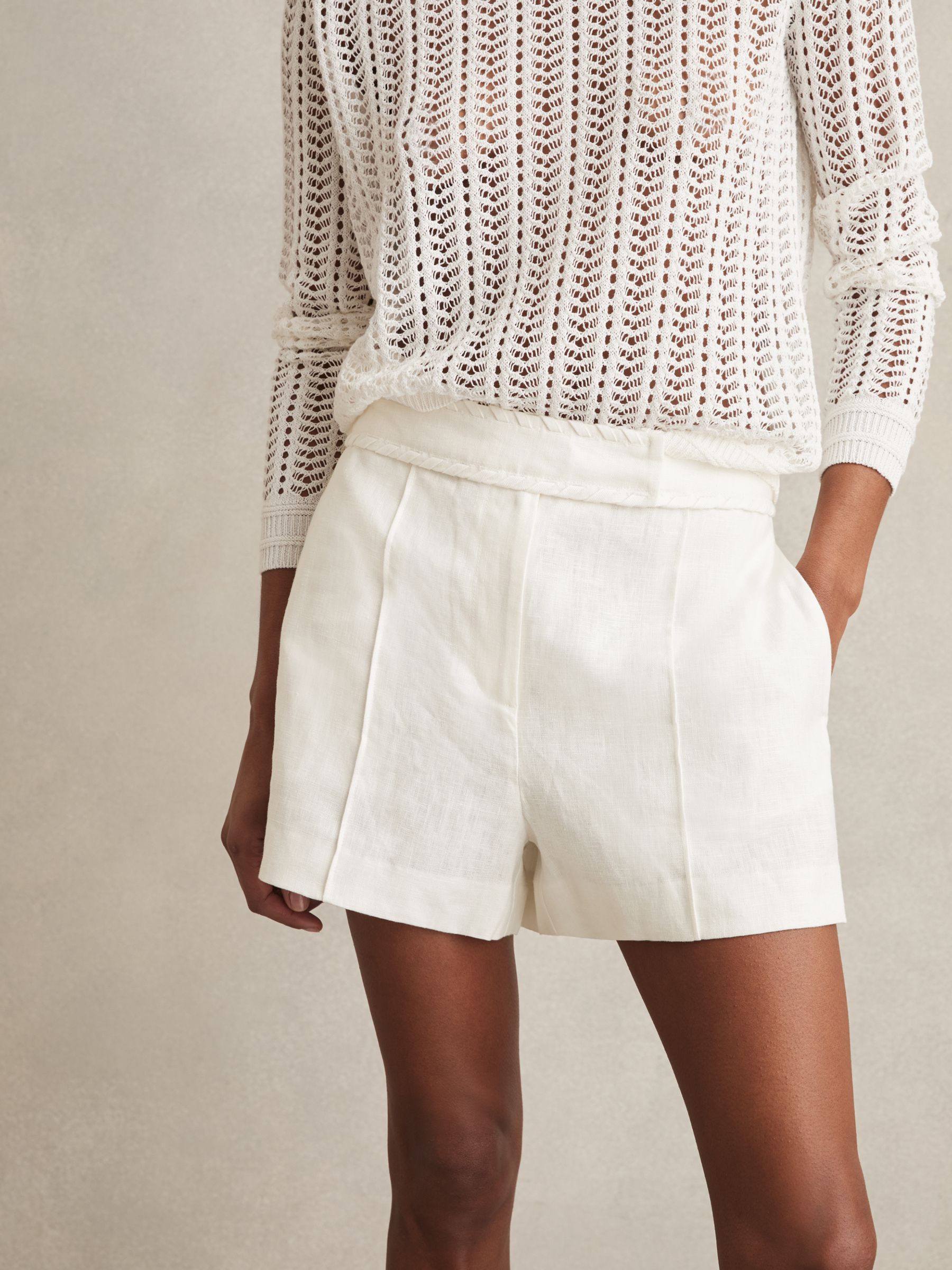 Linen Whipstitch Shorts in White