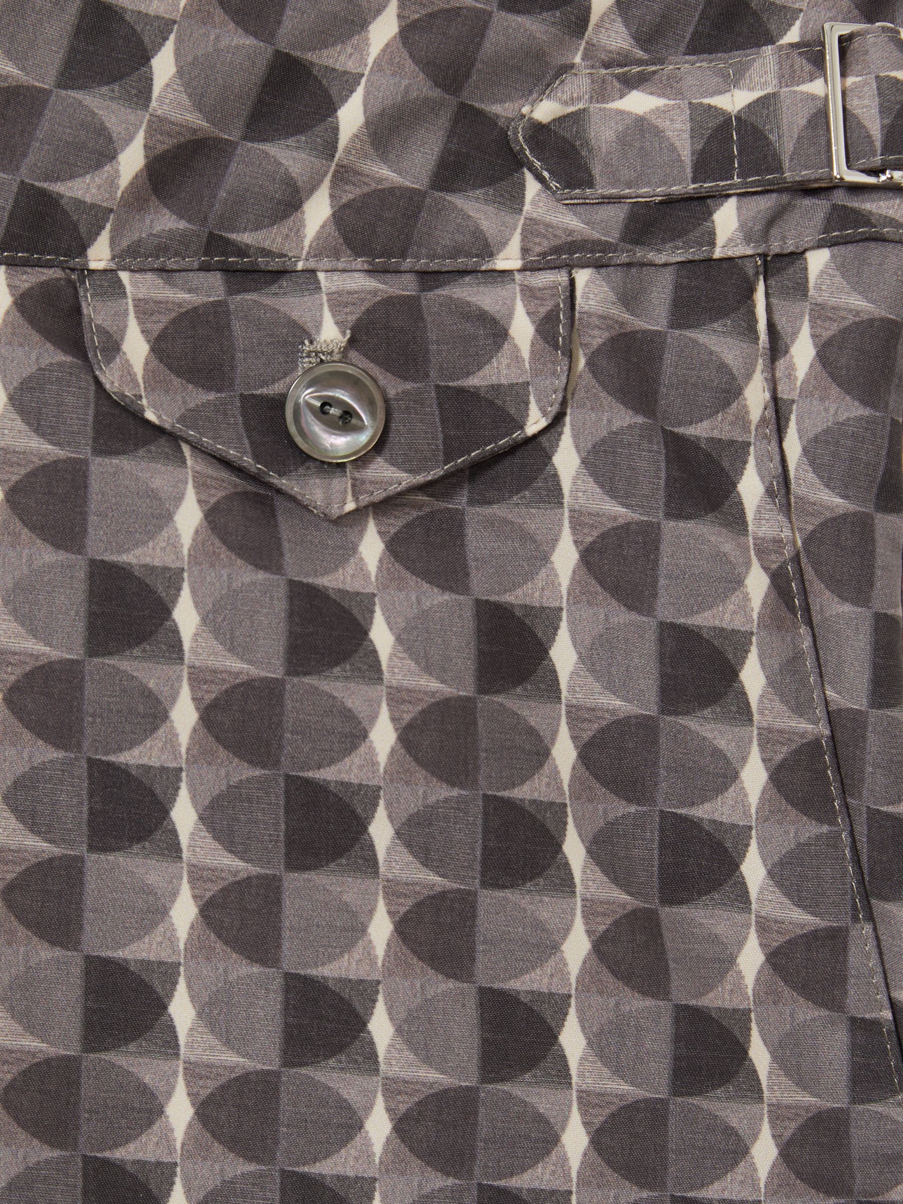 Hemingsworth Ikat-Print Swim Shorts in Black/Neutral