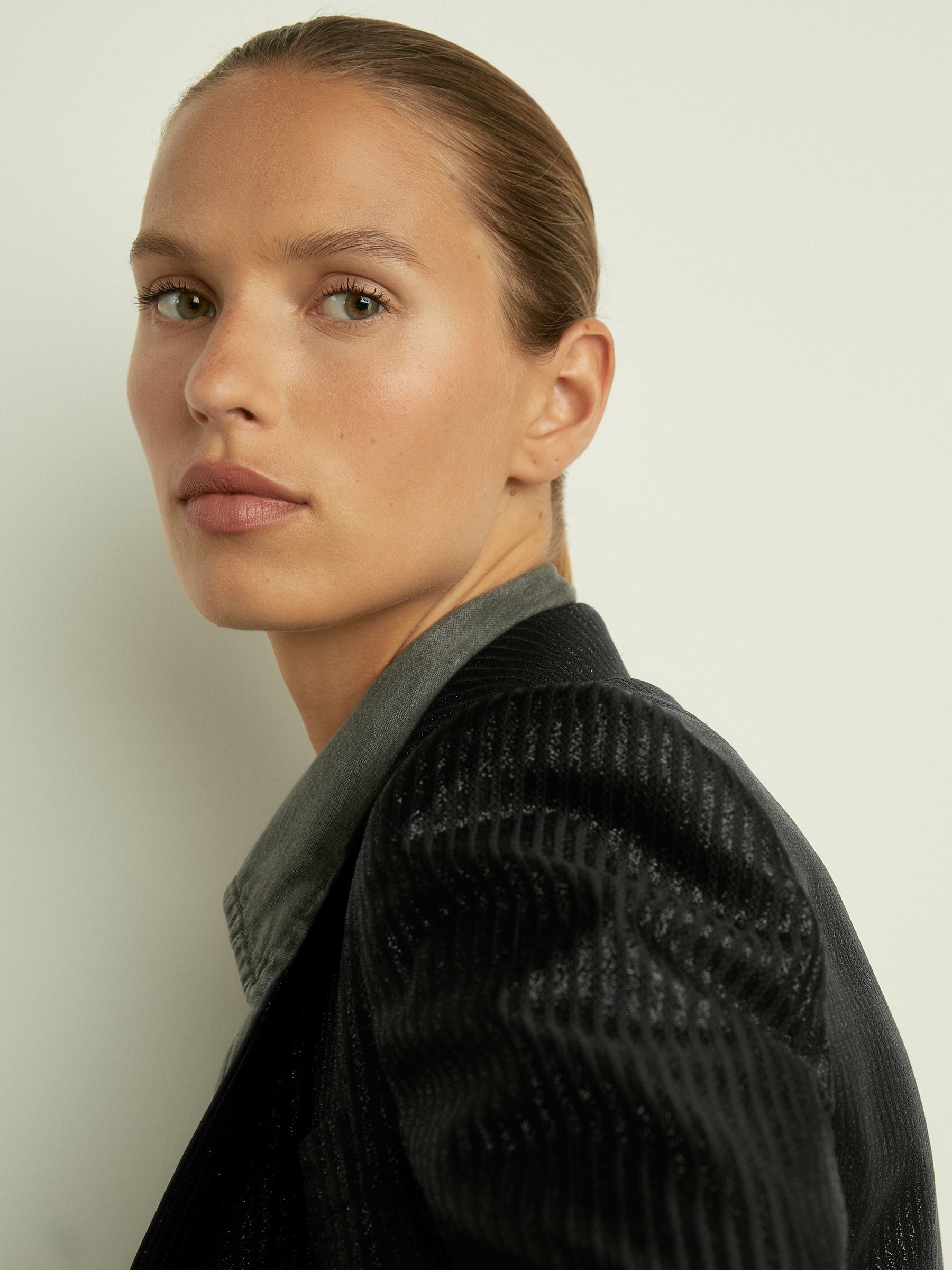 Single-Breasted Lamé-Stripe Tuxedo Jacket in Black